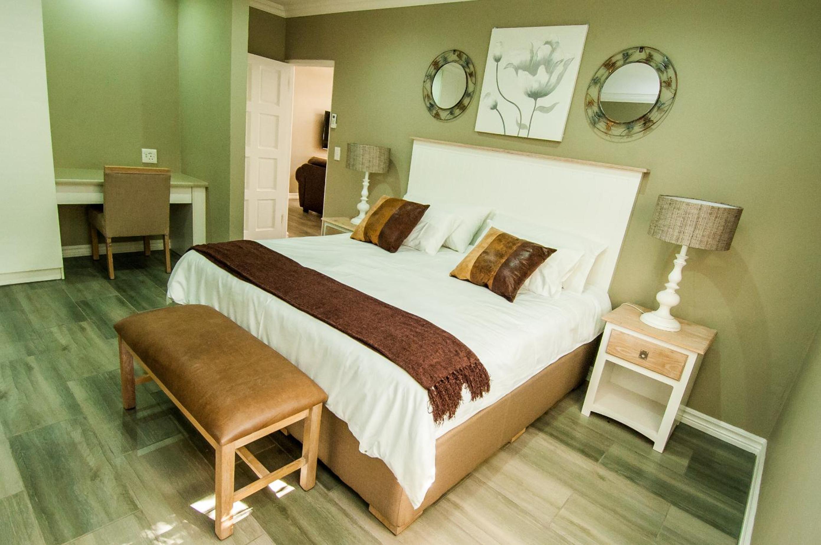 Deluxe King Room photo 2