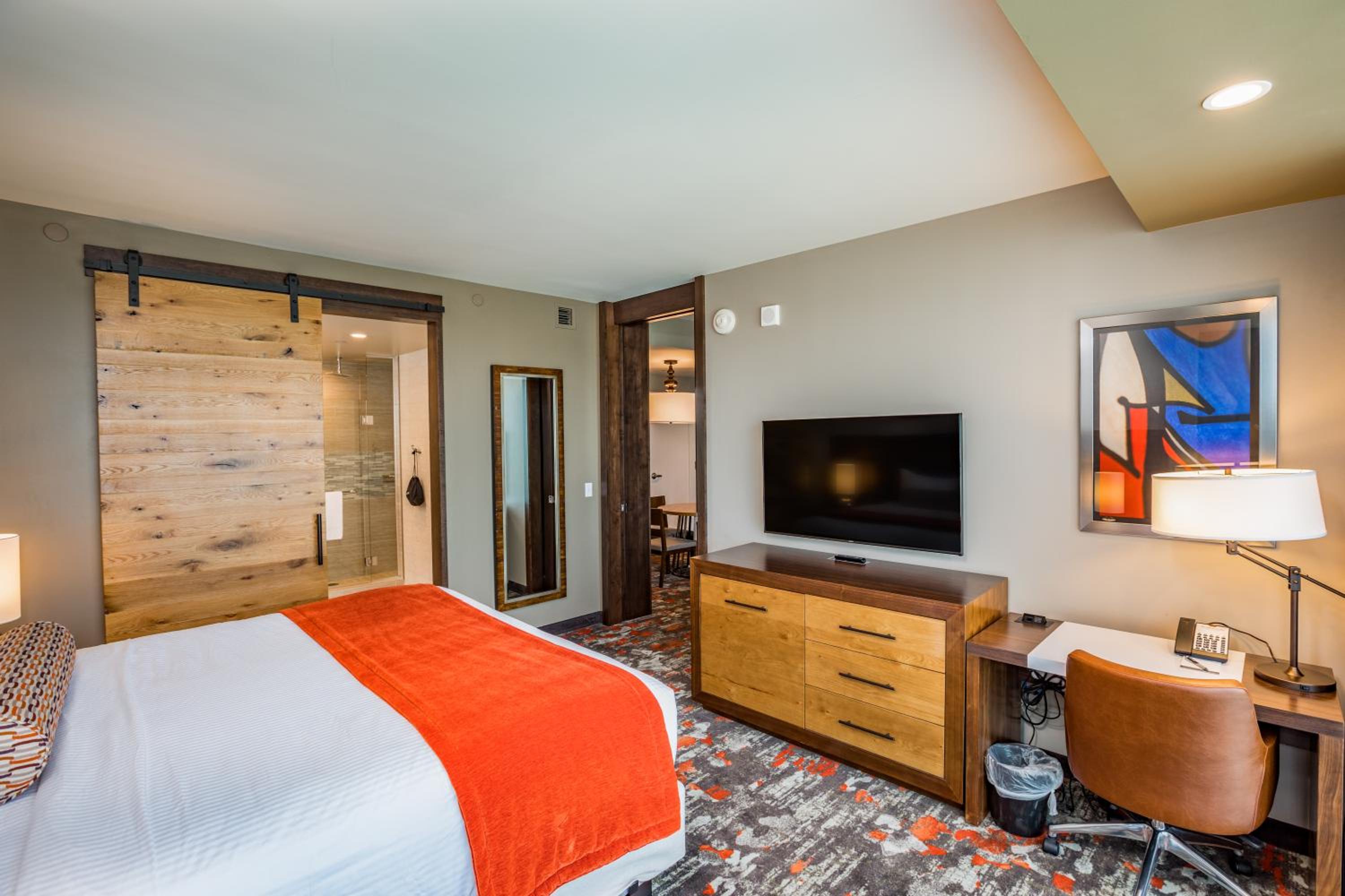 Executive King Suite - Non-Smoking photo 2