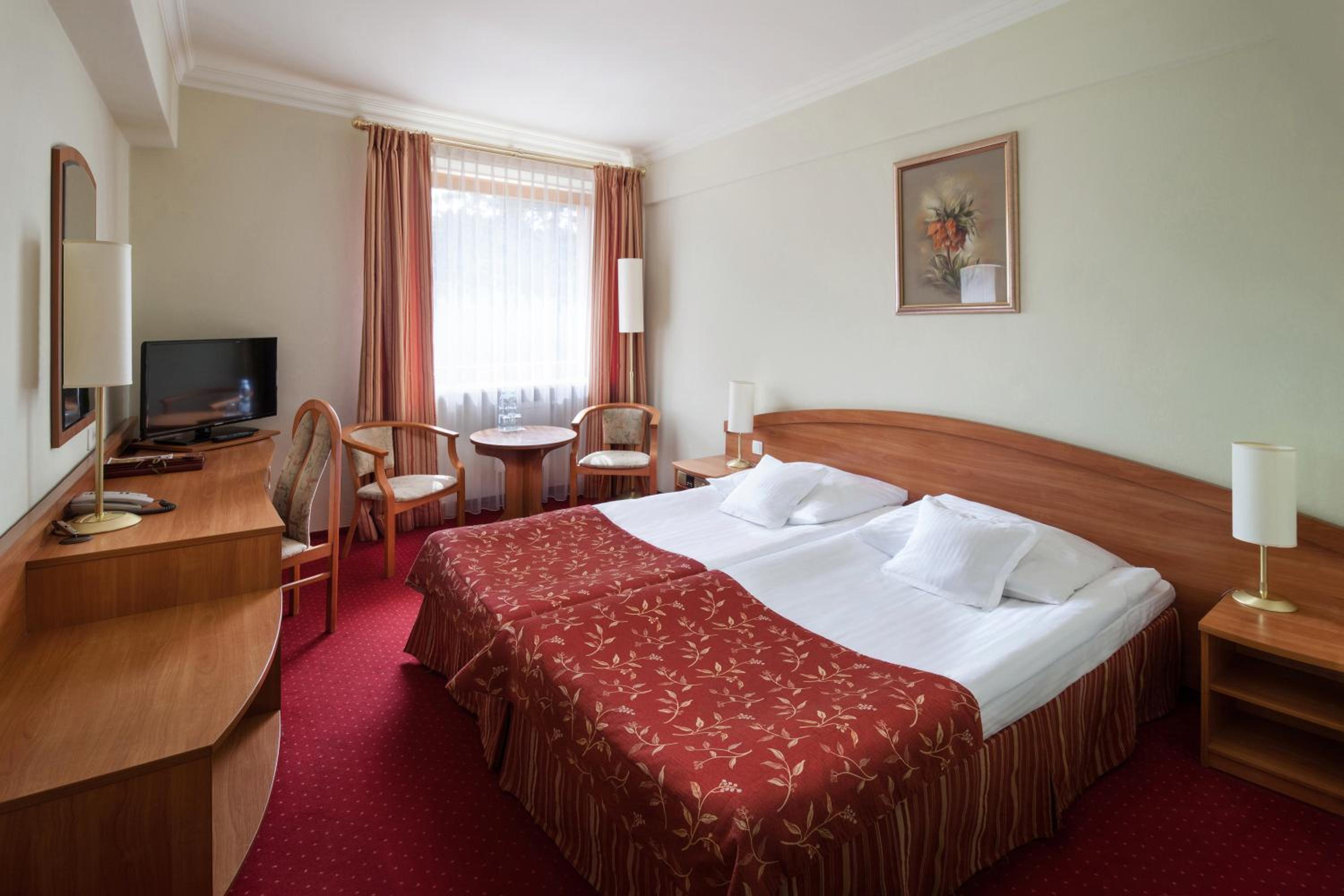 Double or Twin Room - Photo 2
