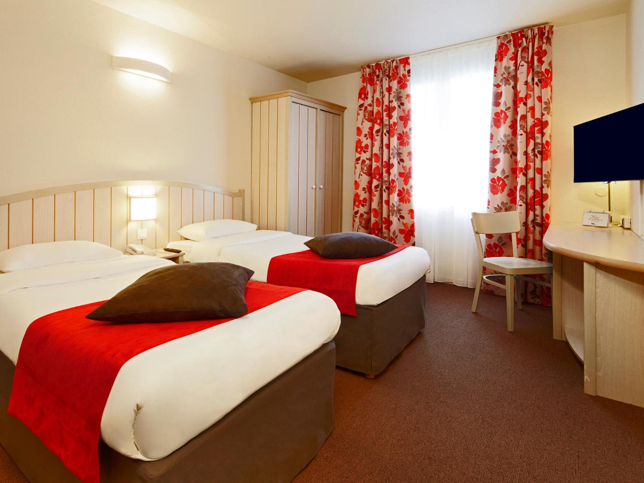 Twin Room - Photo 1