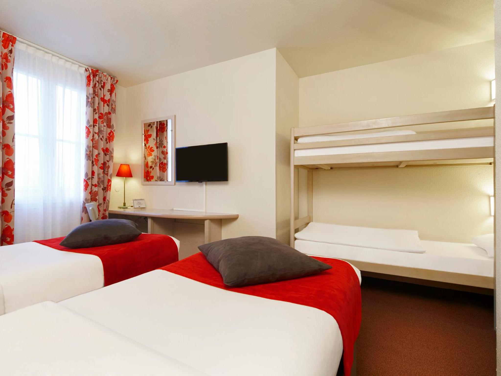 Standard Twin Room with Bunk Beds (1-4 Adults) - Photo 4