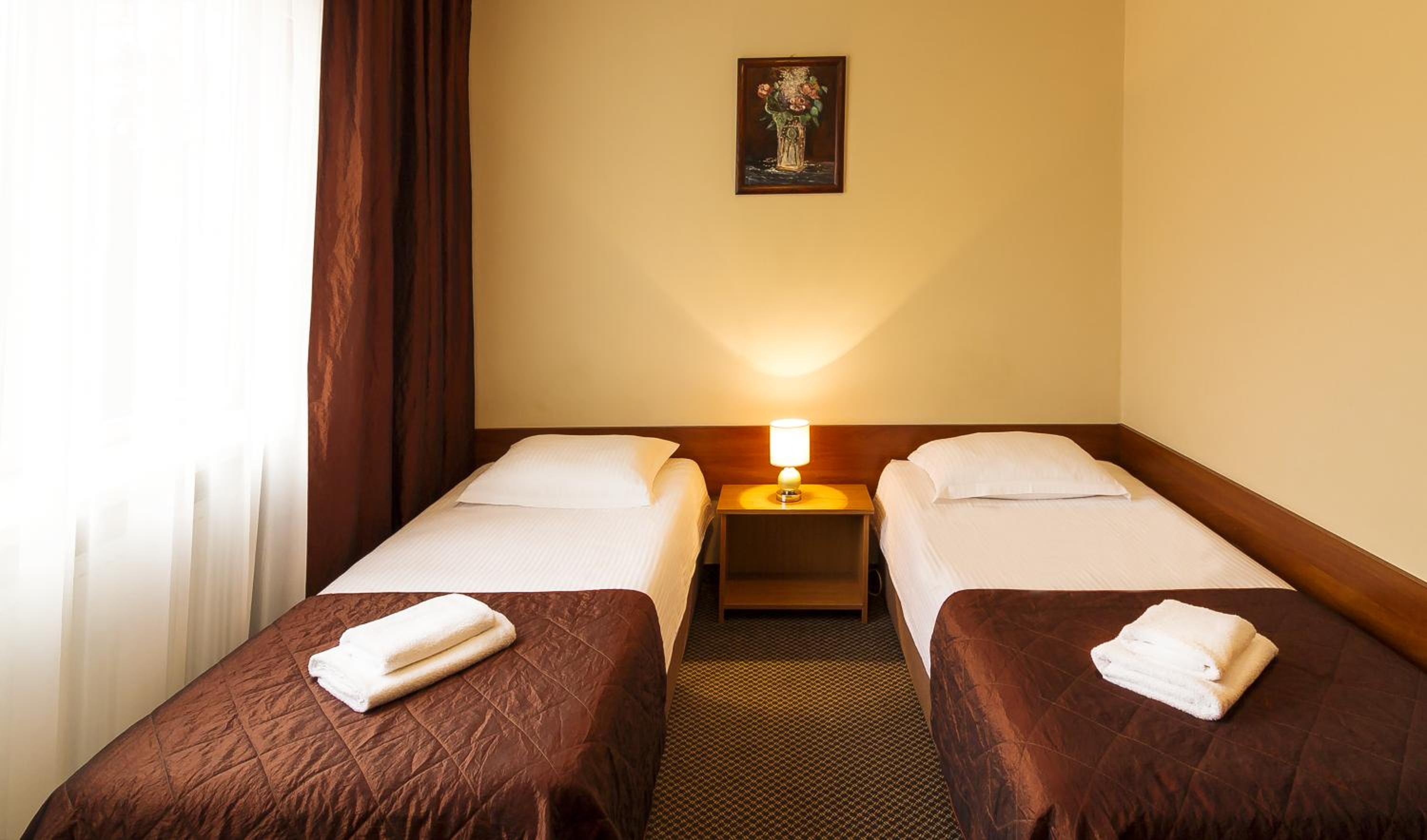 Double or Twin Room - Photo 4