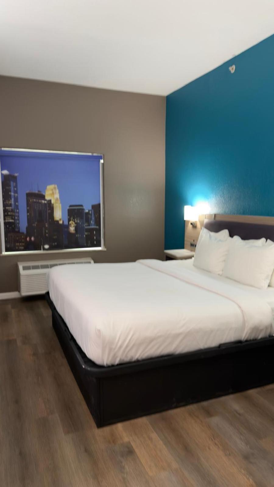 King Room - Disability Access/Non Smoking  - Photo 1