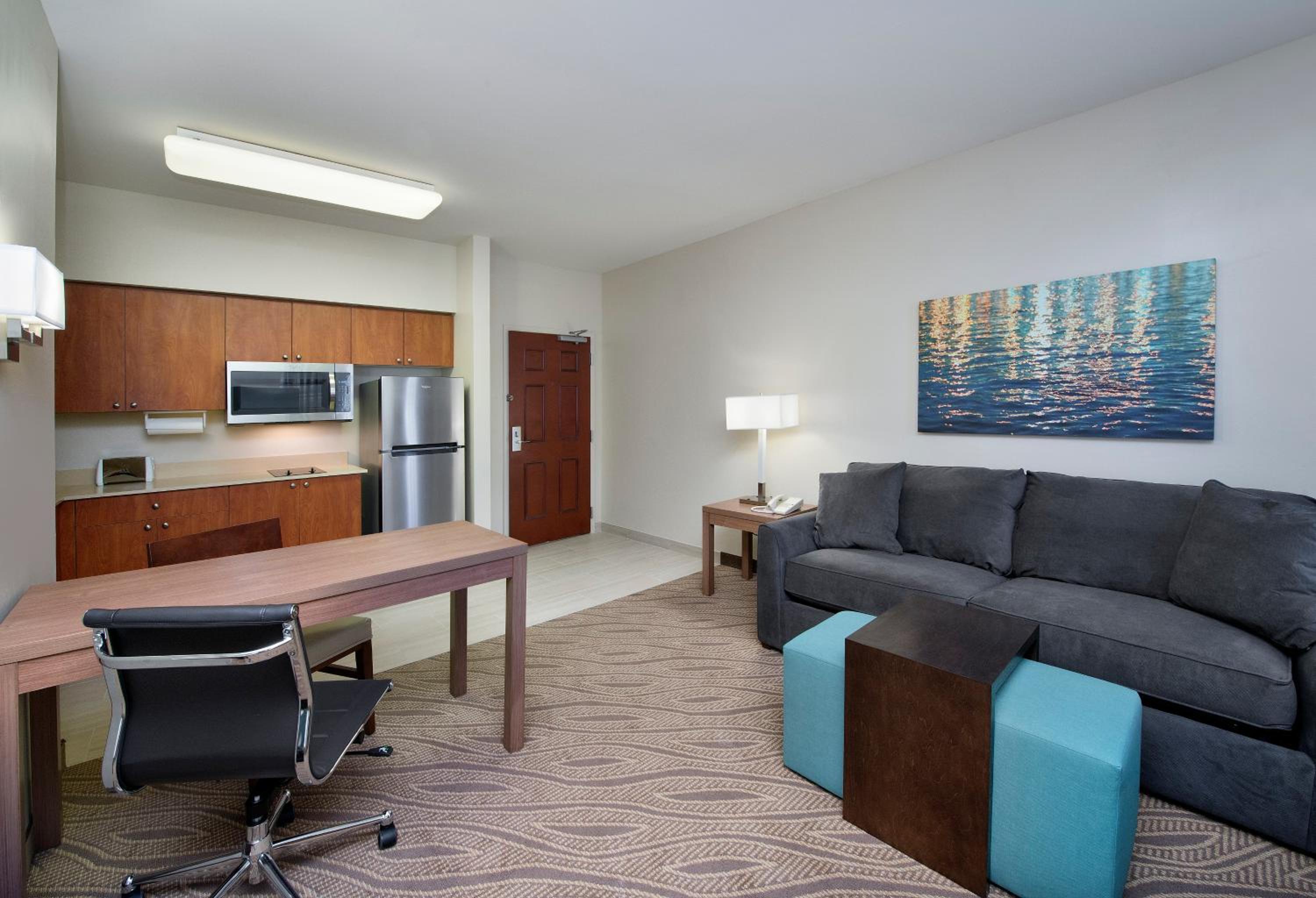 One-Bedroom King Suite - Non-Smoking - Photo 4