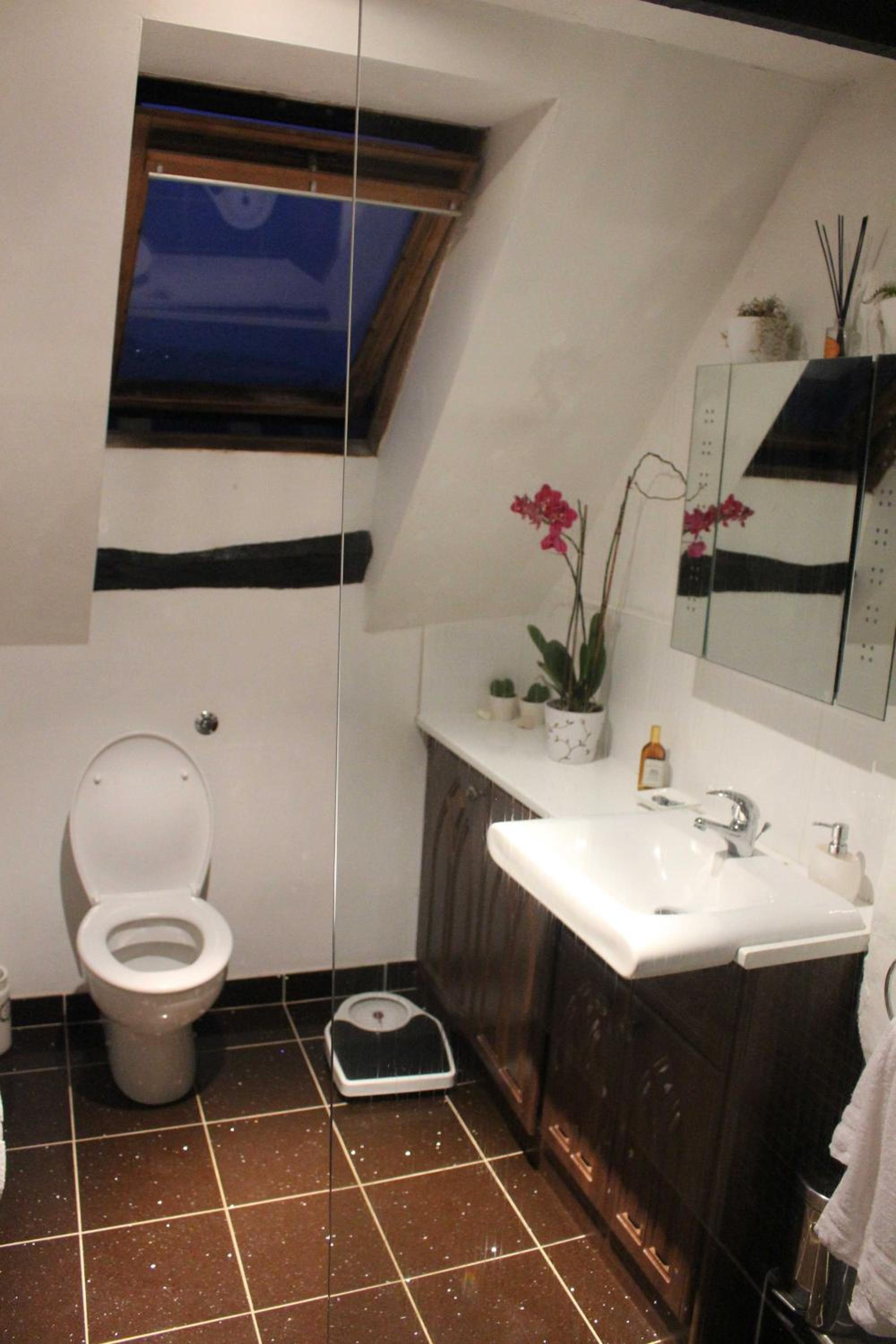 Deluxe Double Room With Shower photo 3