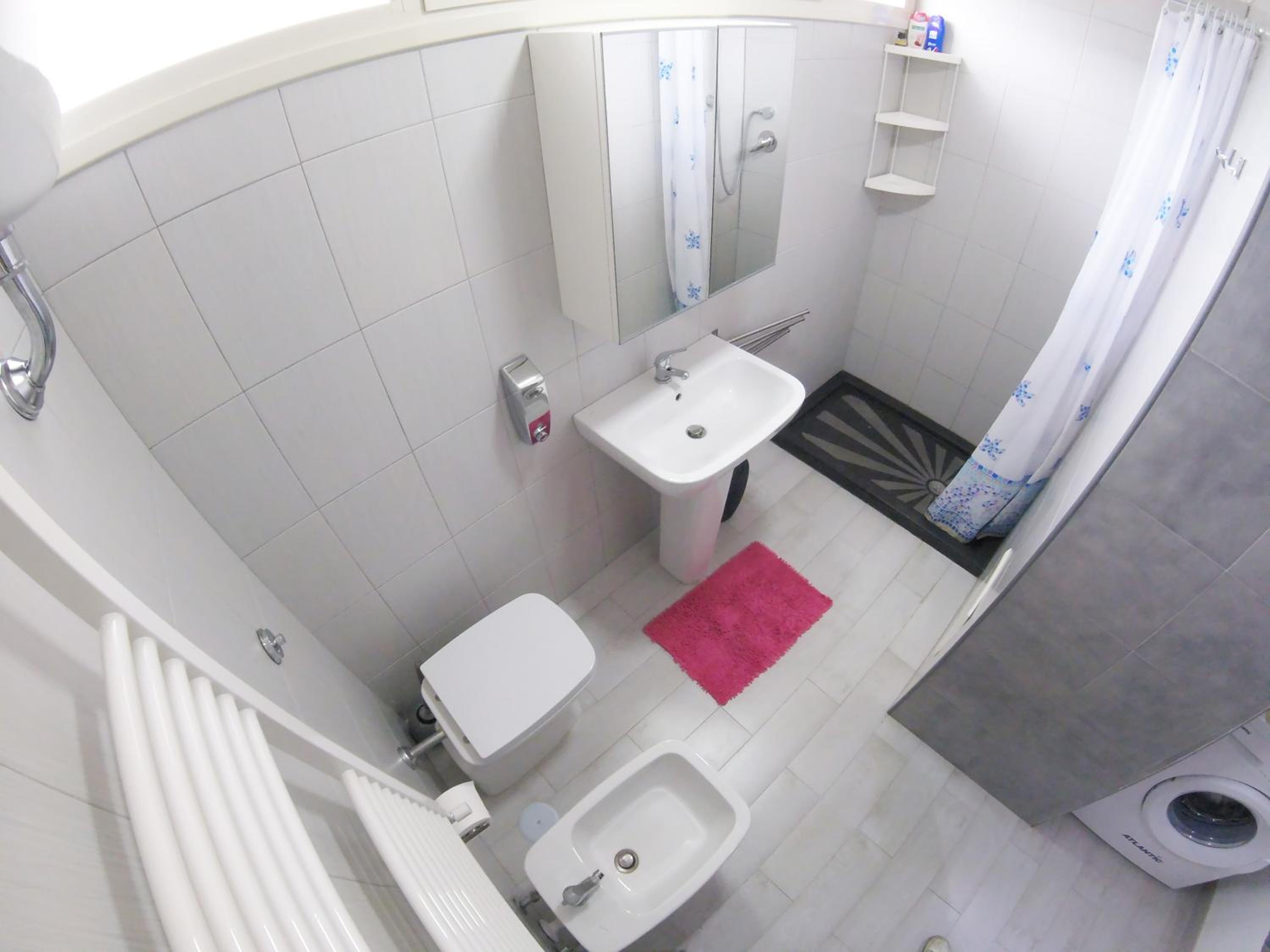 Three-Bedroom House - Photo 4