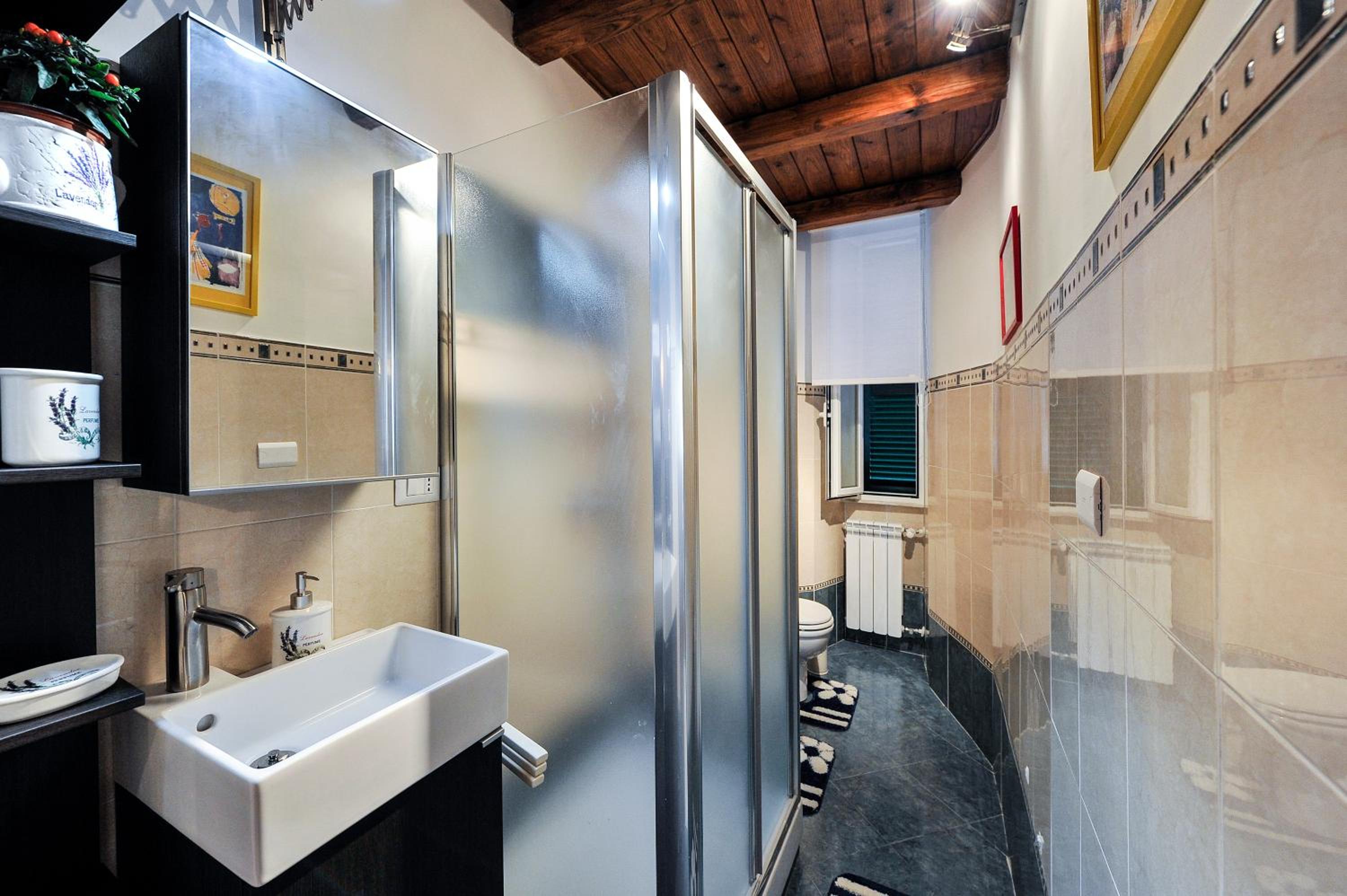 Twin Room with Private External Bathroom photo 2