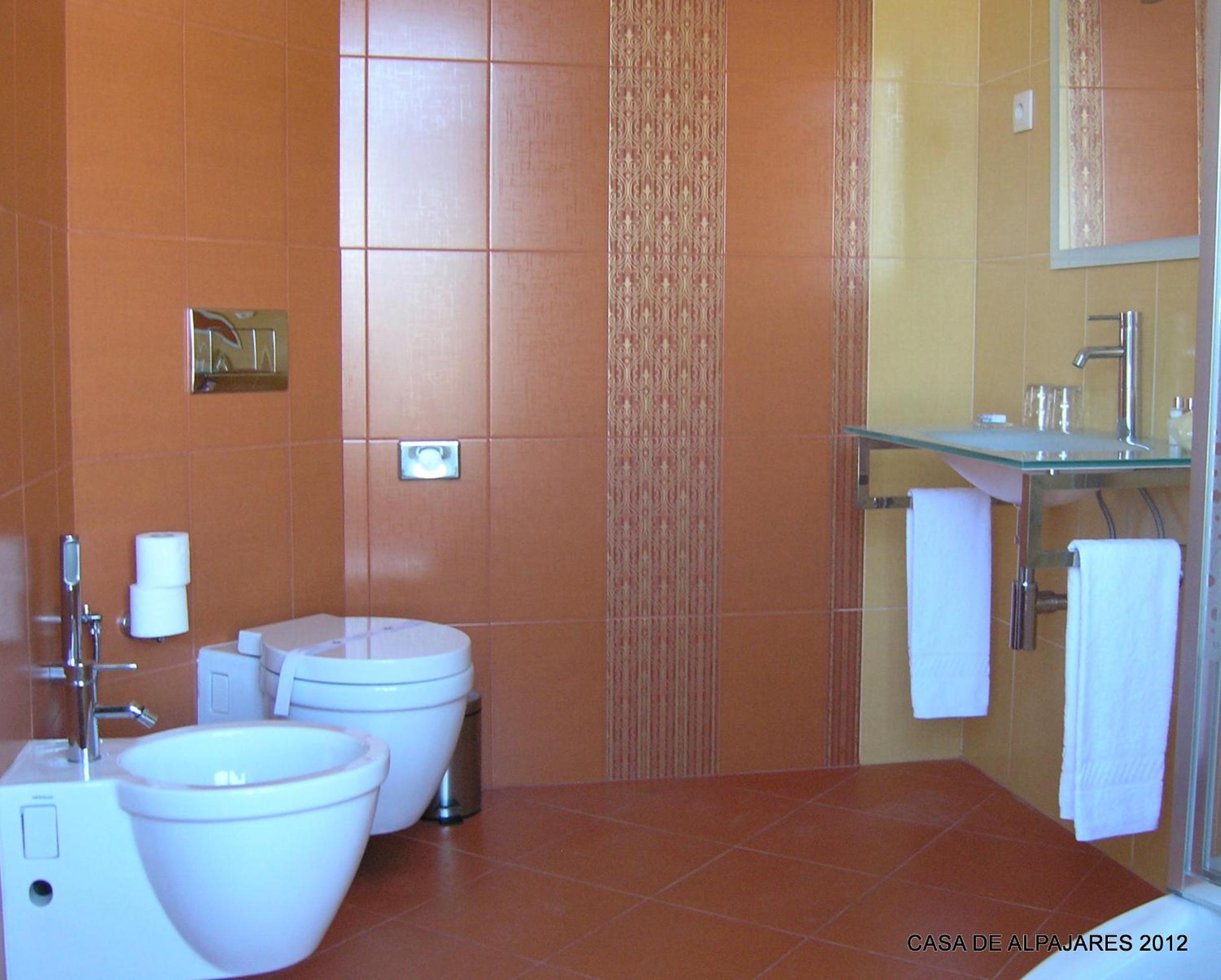 Double Room - Photo 8