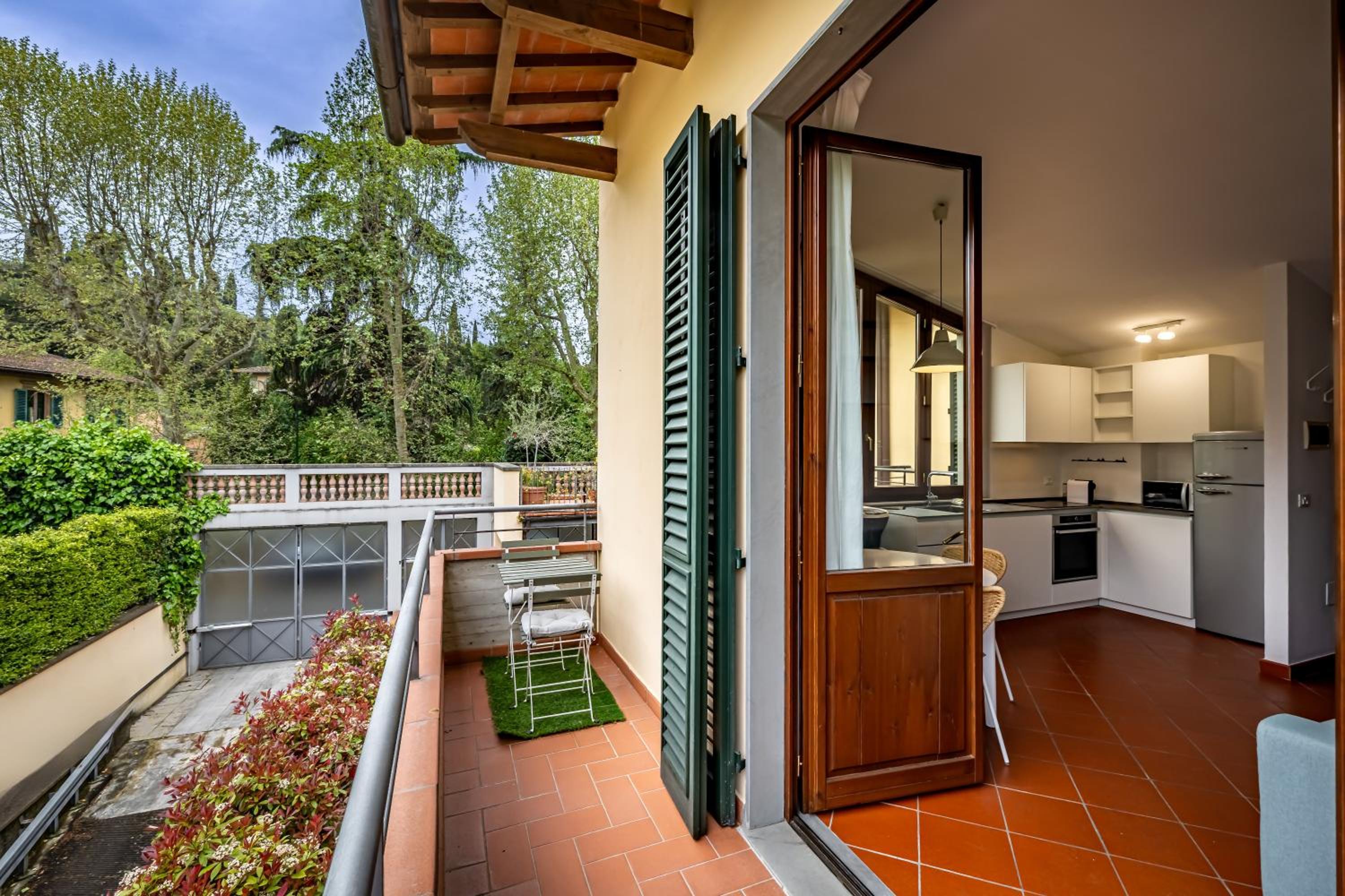 One-Bedroom Apartment with Balcony photo 2