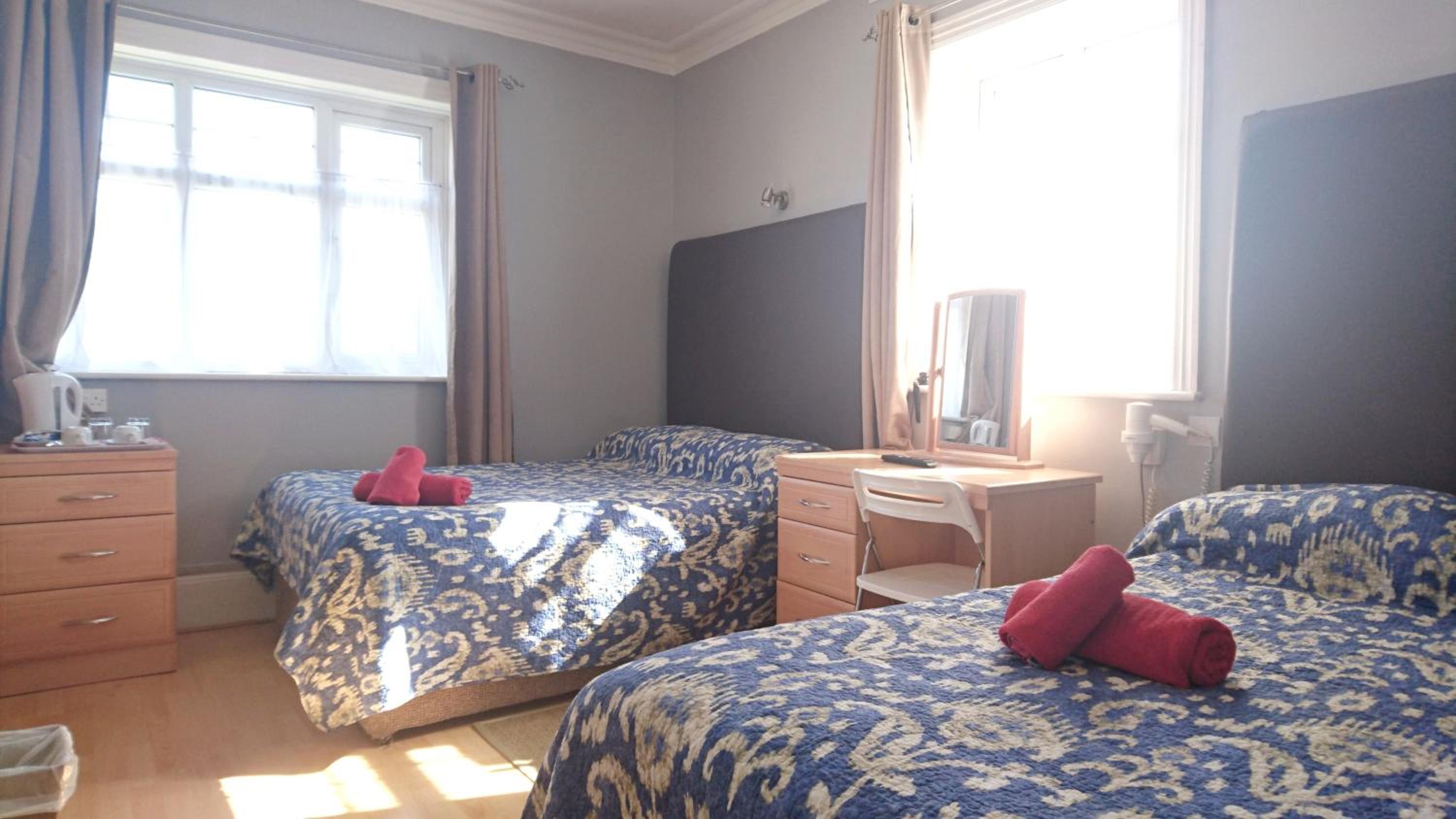 Standard Twin Room photo 2