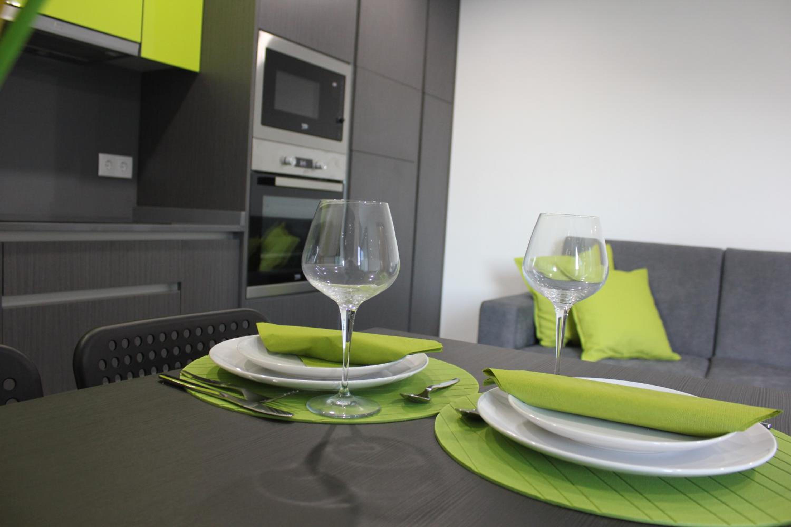 One-Bedroom Apartment - Photo 2