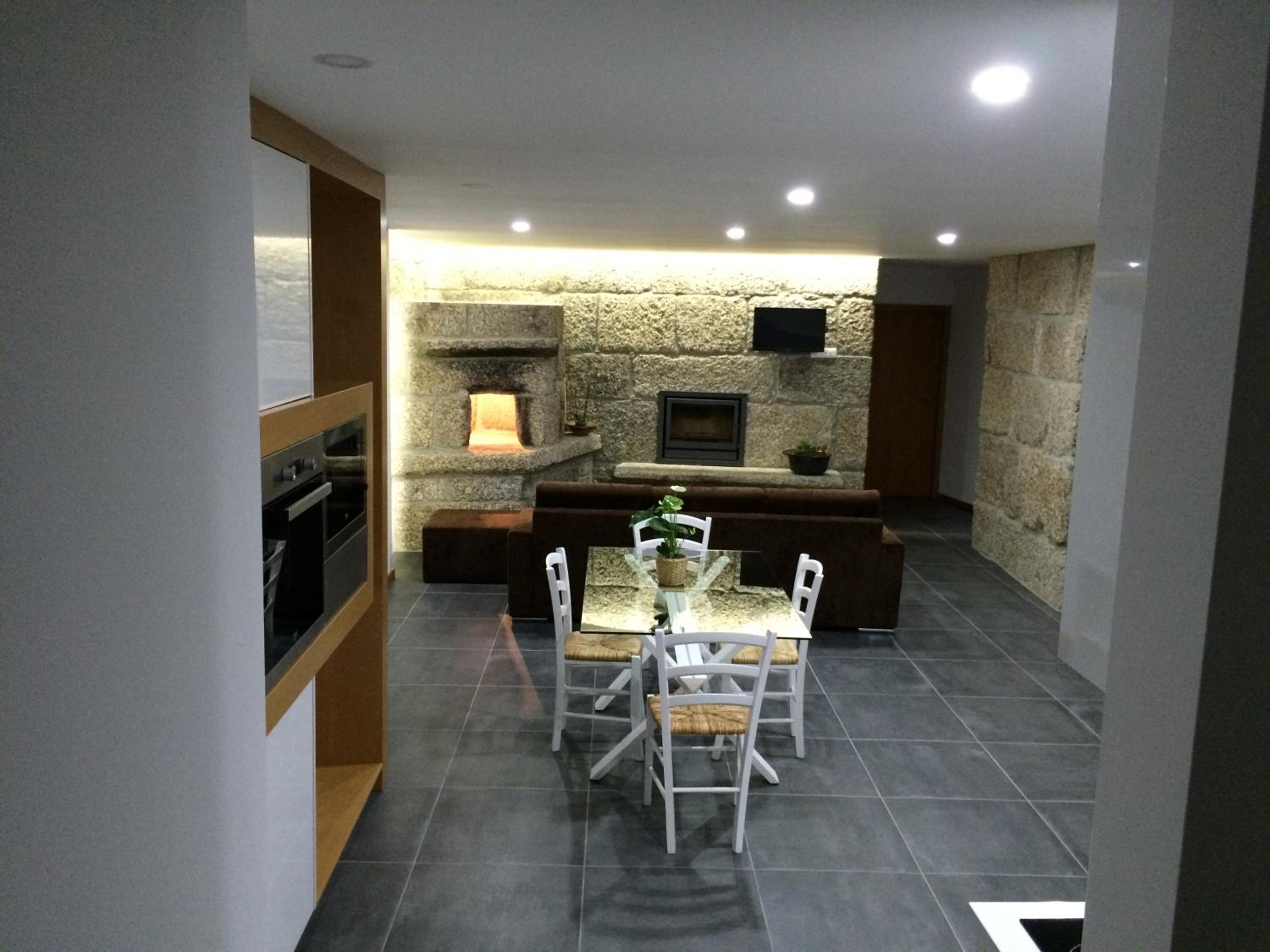 Two-Bedroom Apartment - Photo 3