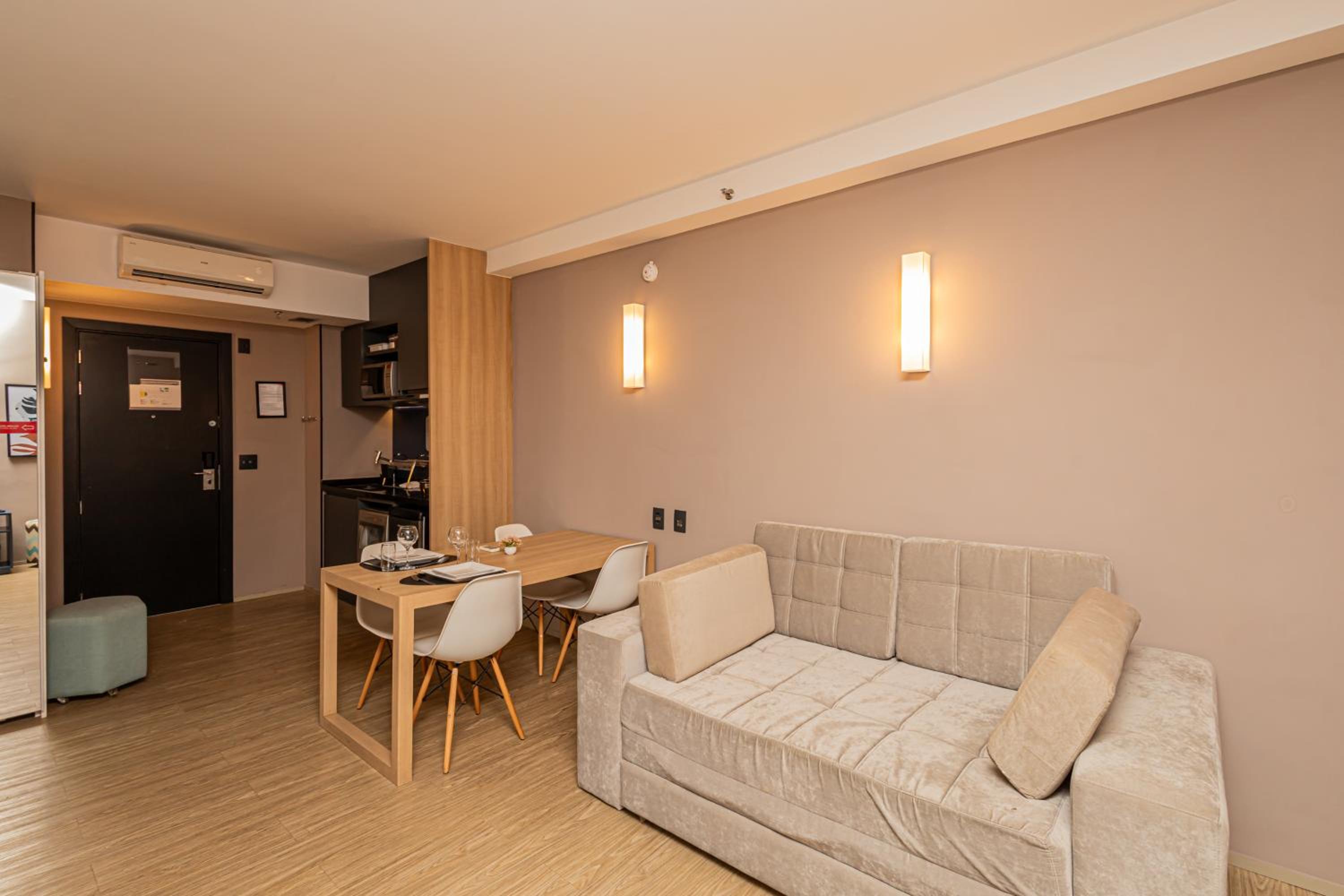 Deluxe Studio