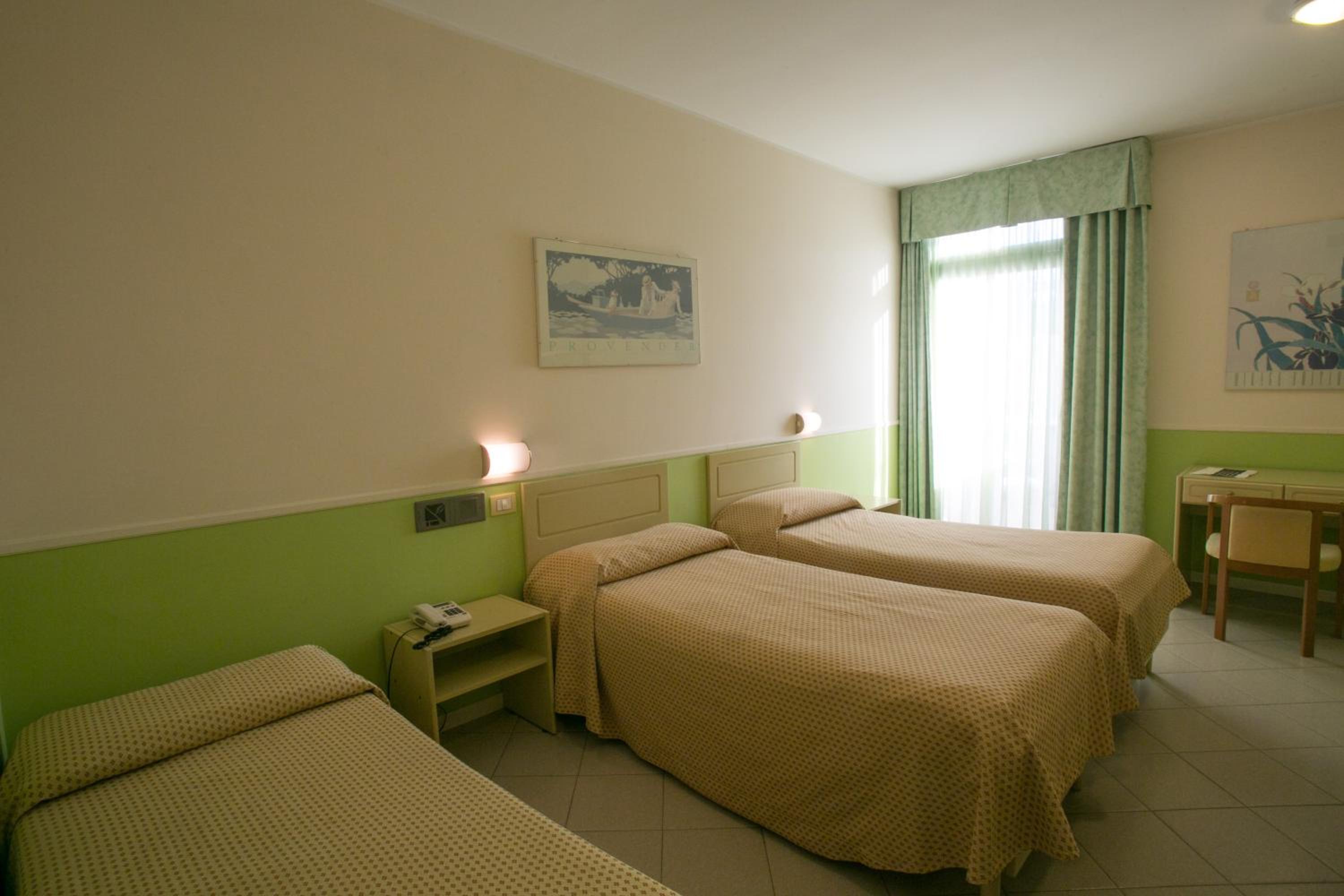 Triple Room photo 2