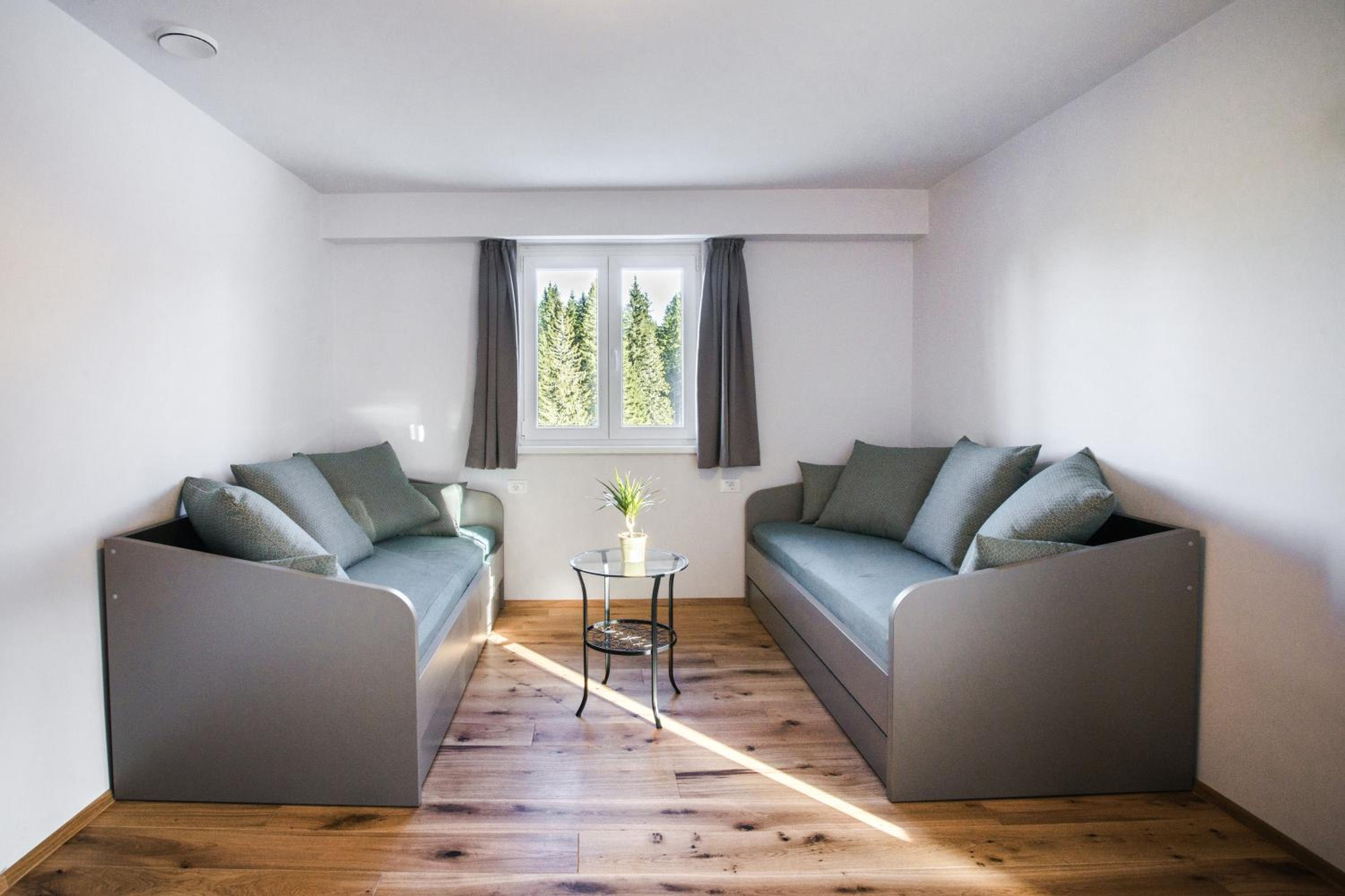 Family Room with Balcony photo 3