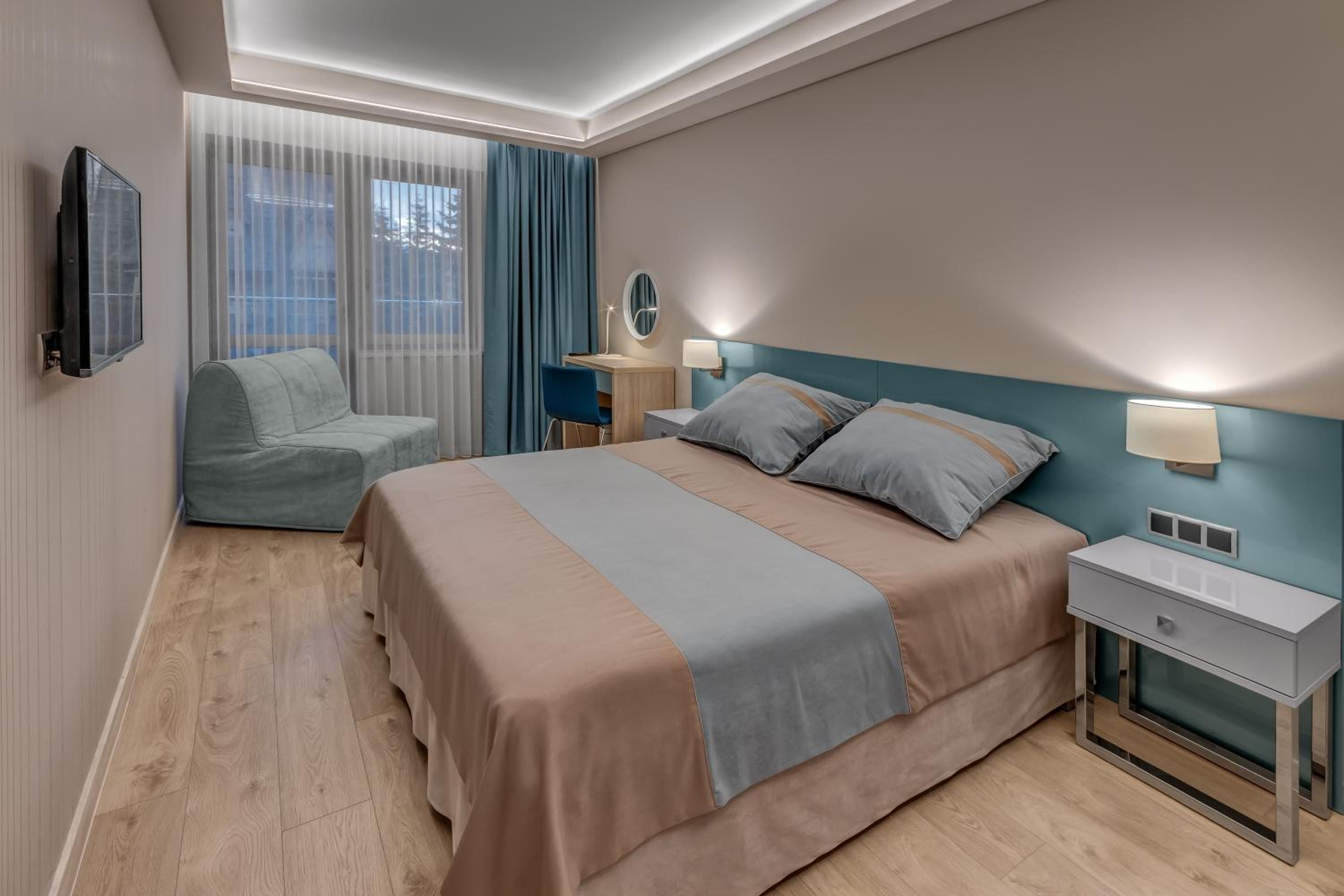 Superior Double Room with Terrace and Mountain View