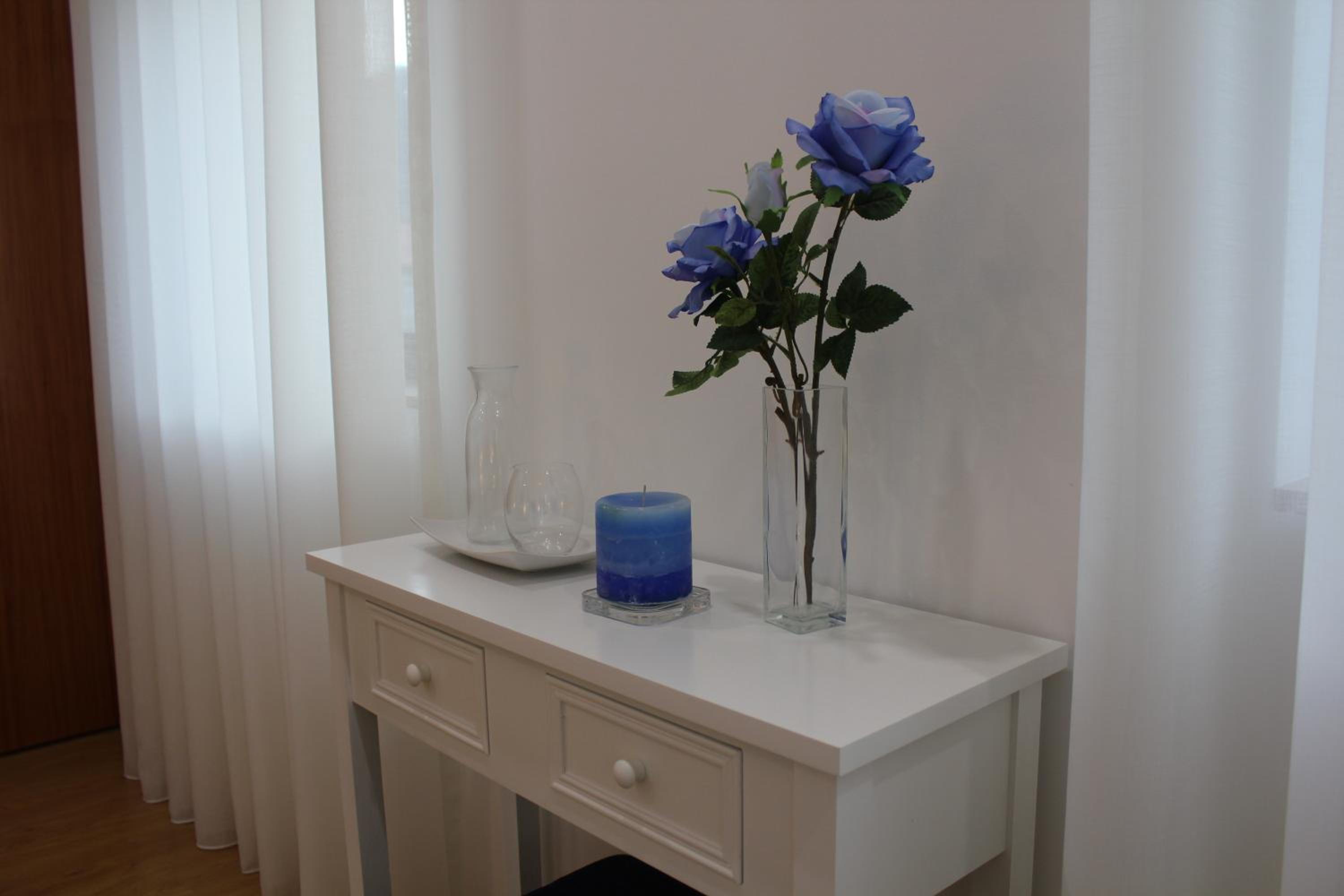 Three-Bedroom Apartment - Photo 2