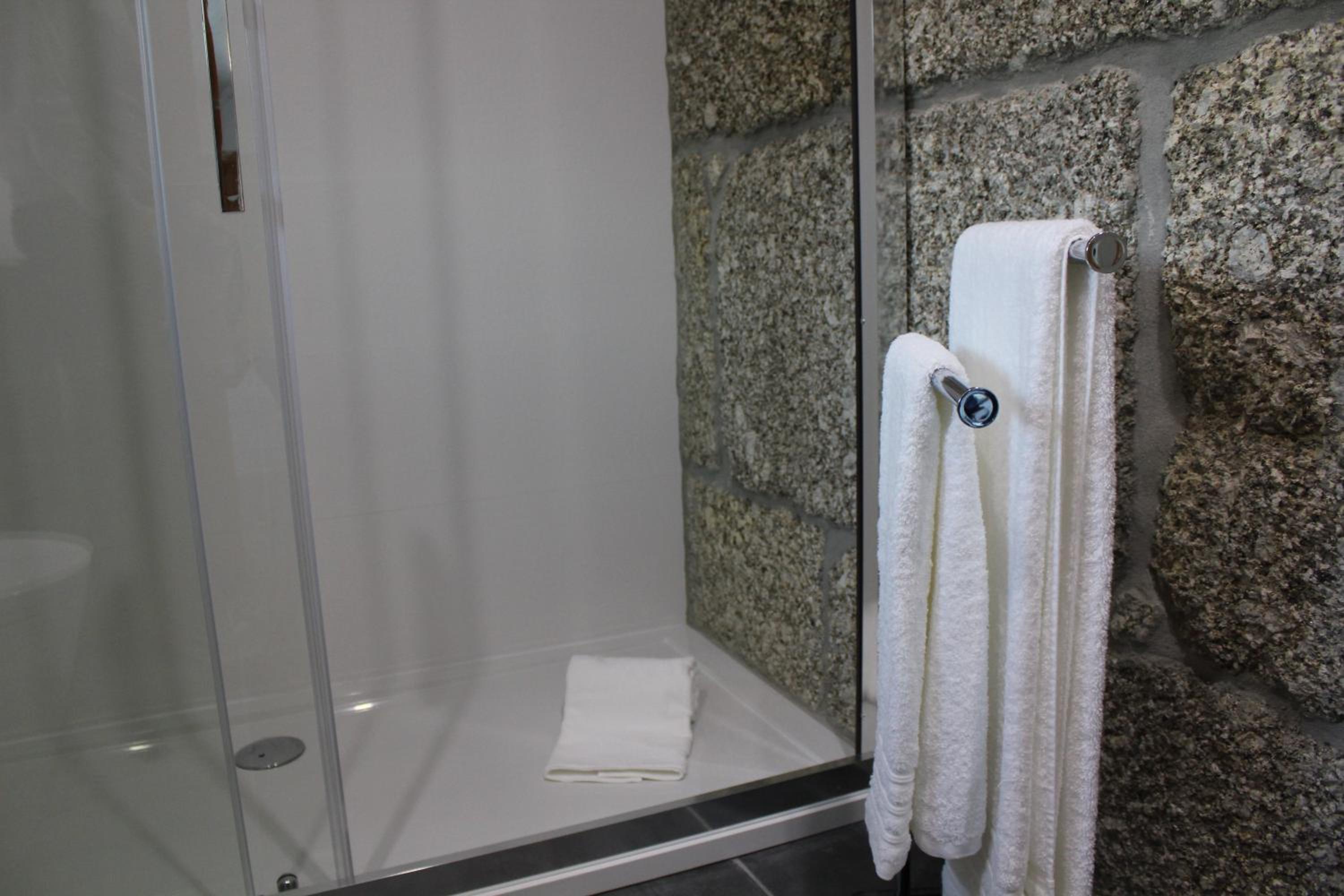 Three-Bedroom Apartment - Photo 11