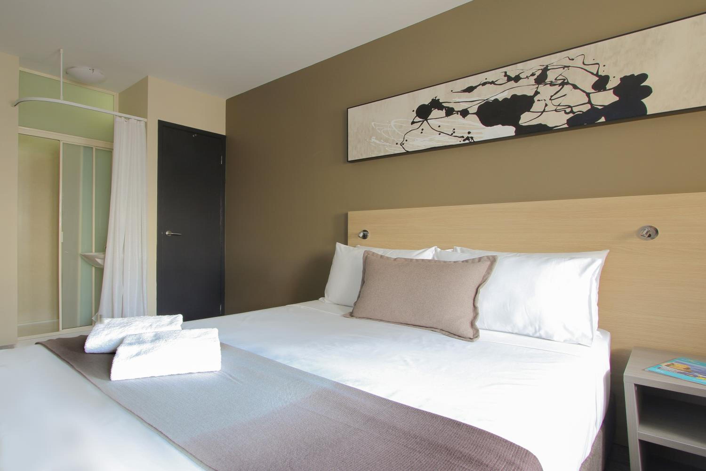 Standard Queen Room