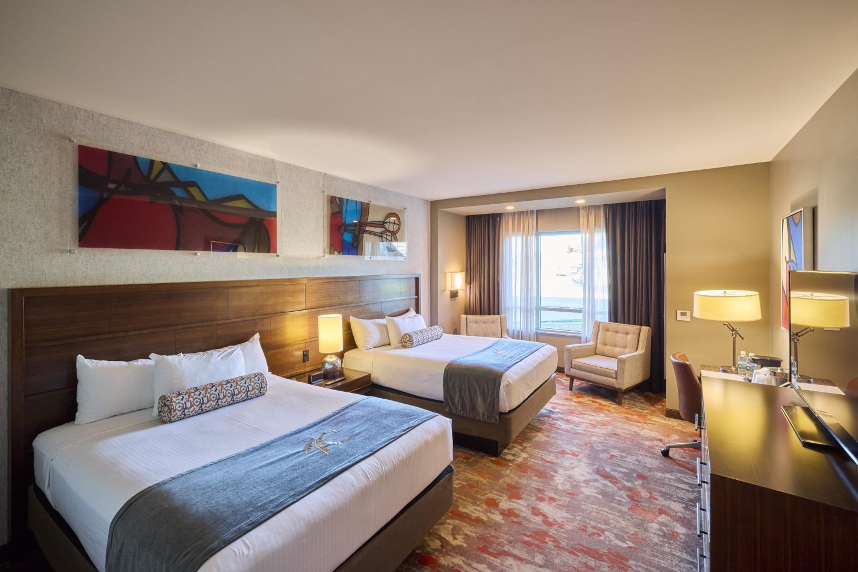 Deluxe Queen Room with Two Queen Beds and Tub with Grab Bars - Mobility and Hearing Access/Non-Smoking photo 1