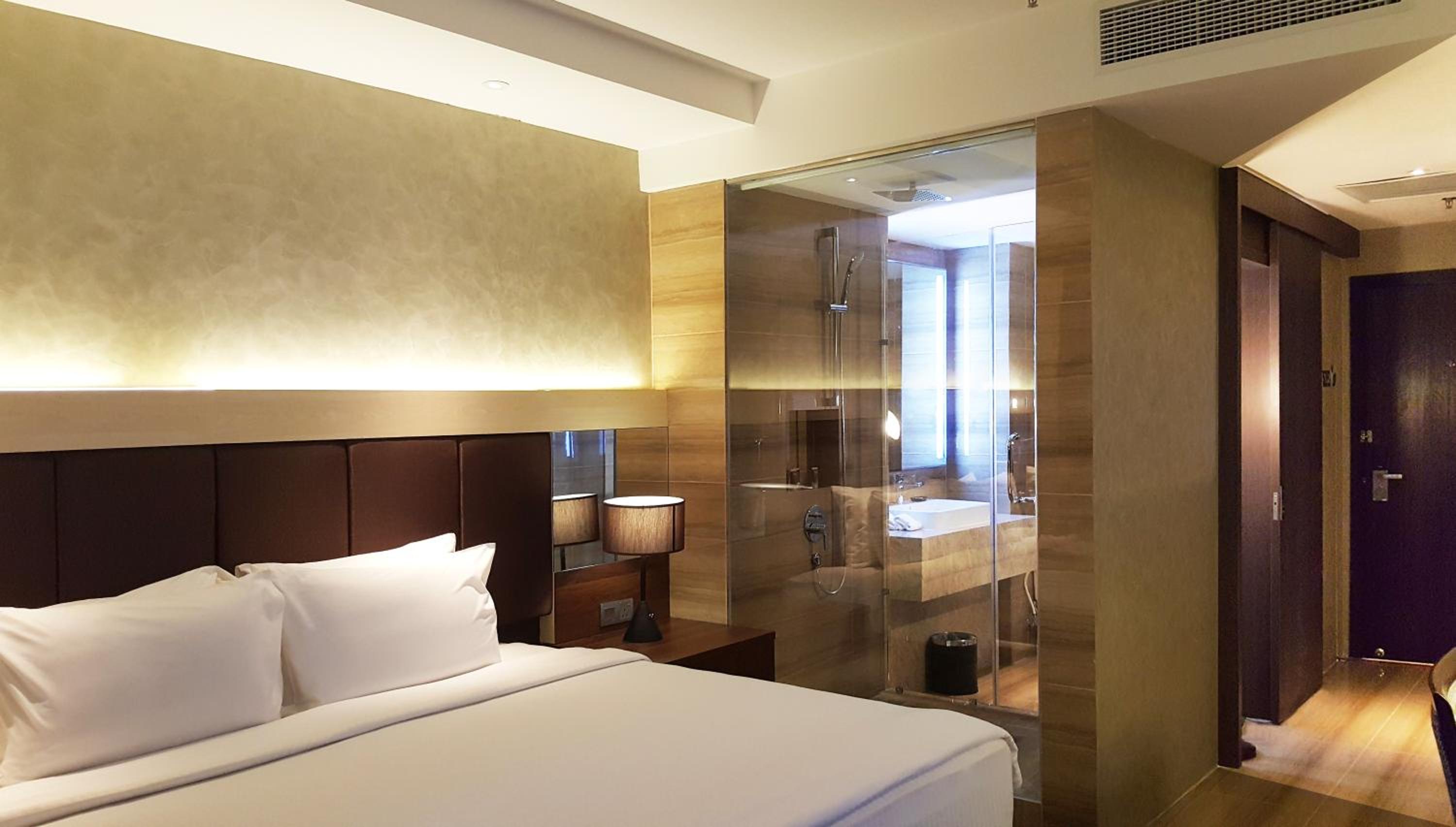 Premier Deluxe King Room - Standing Shower