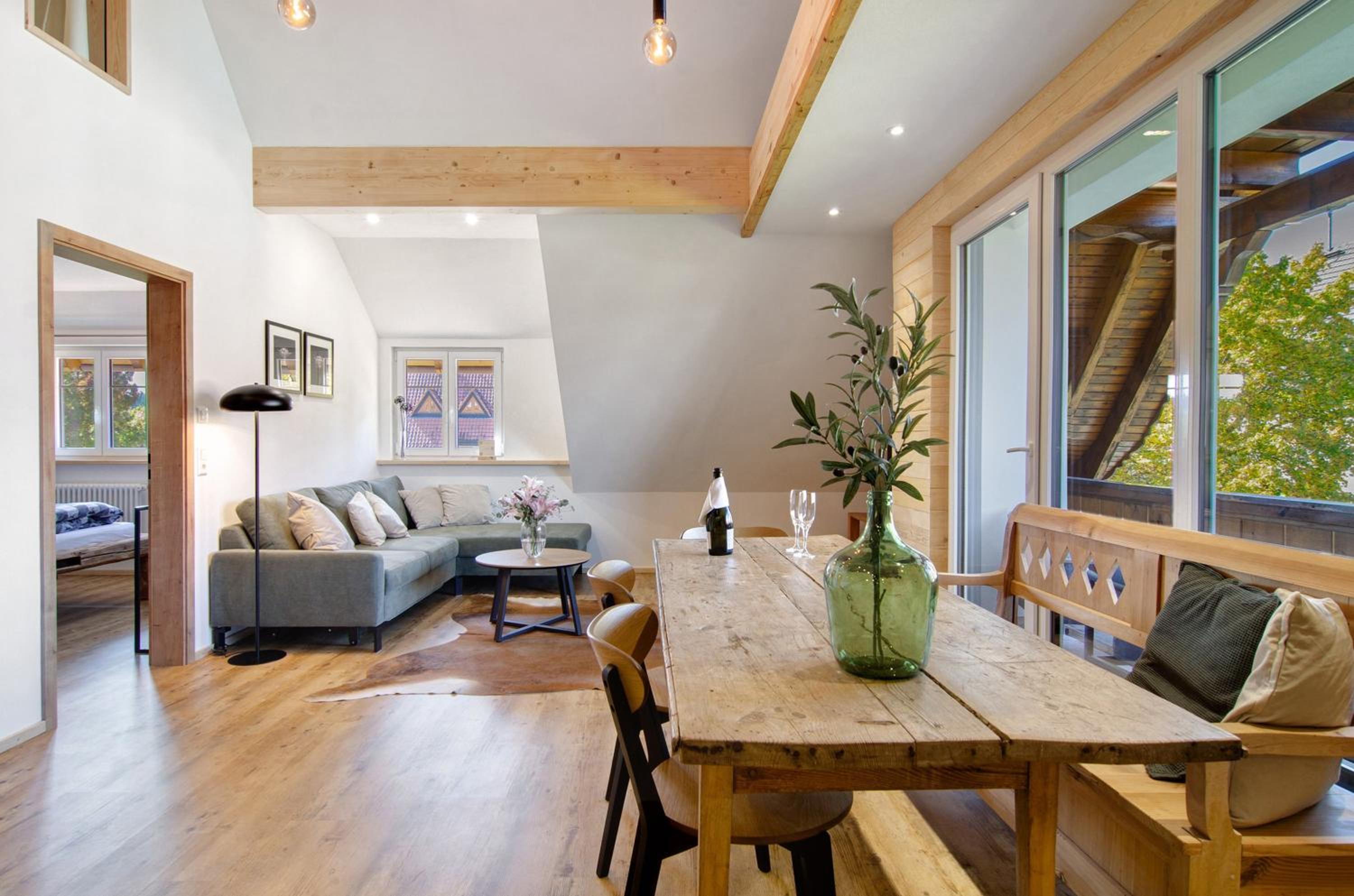 Three-Bedroom Premium Apartment with Balcony photo 1
