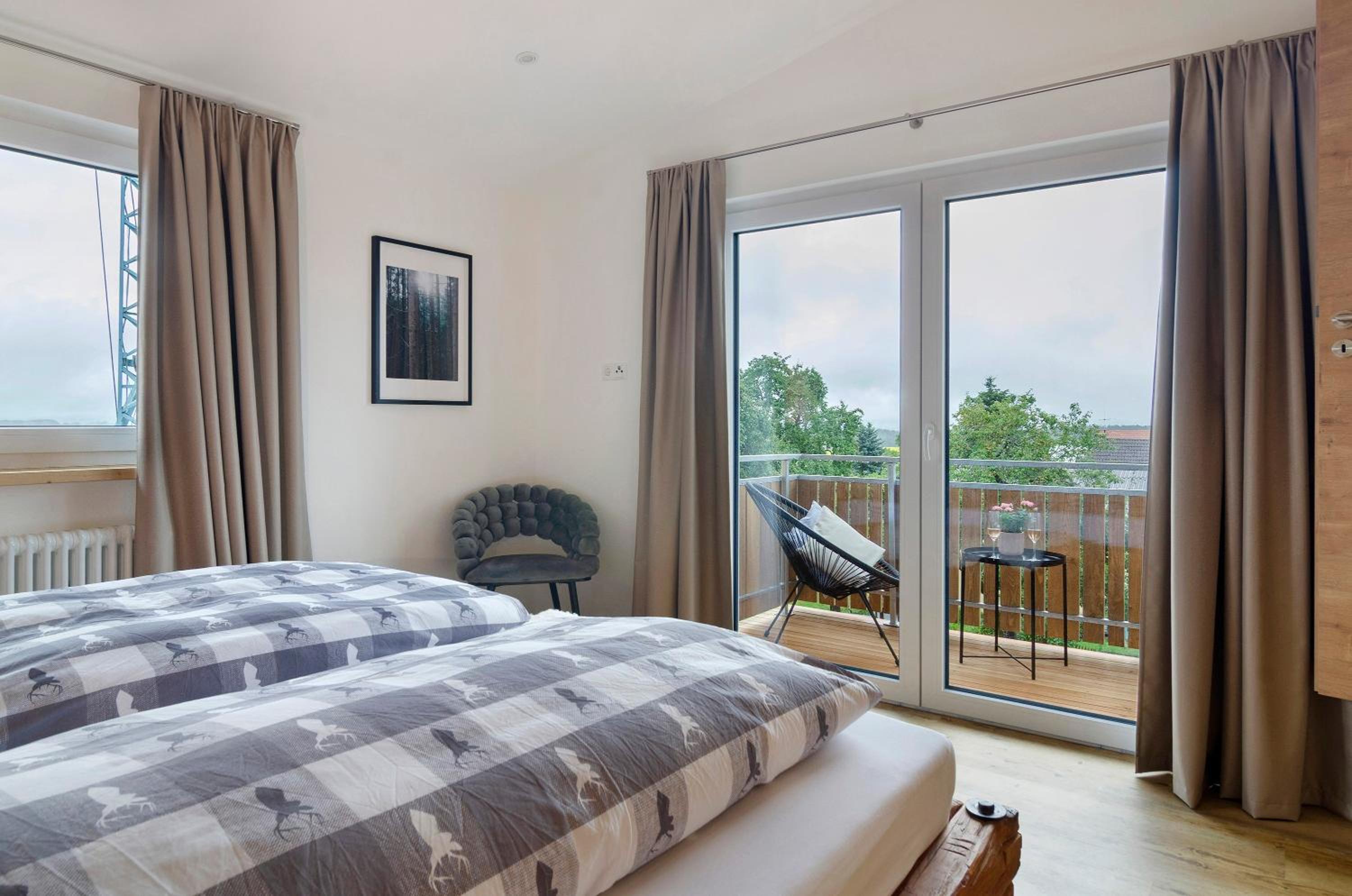 Two-Bedroom Deluxe Apartment with Garden View photo 2