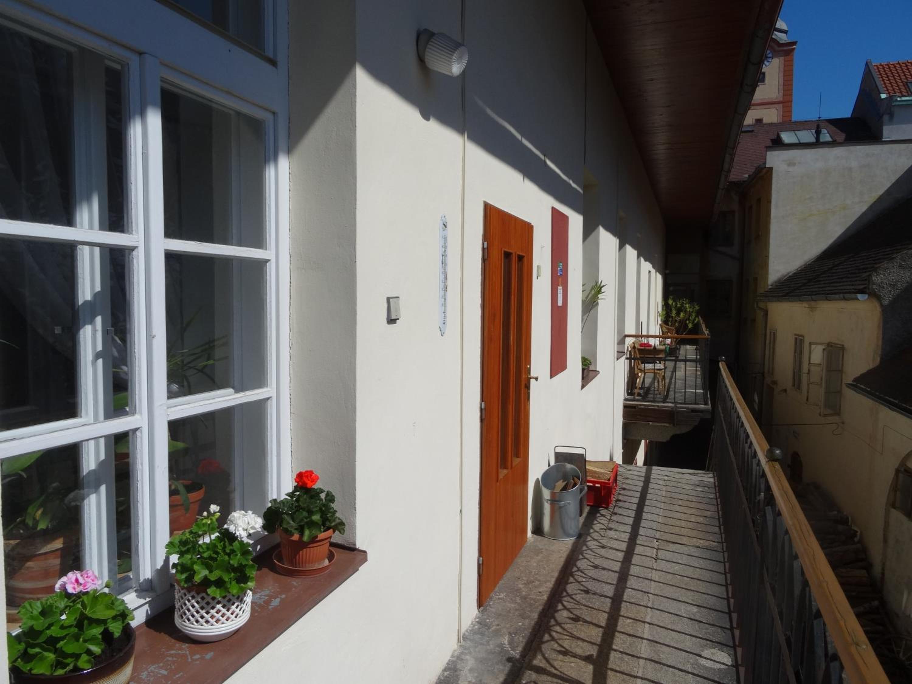Apartment with Balcony photo 3