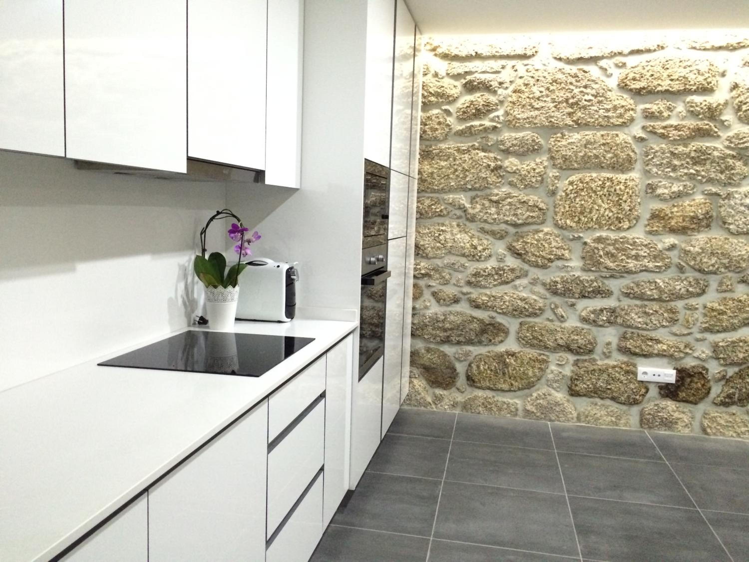 Three-Bedroom Apartment - Photo 6