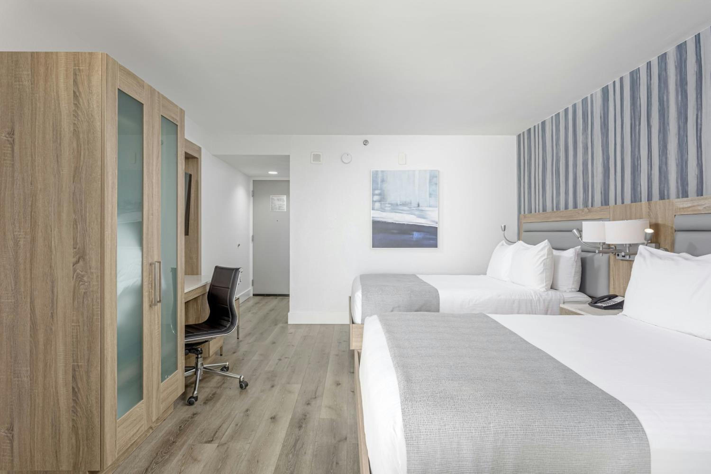 Standard Queen Room with Two Queen Beds and Island View - Photo 1