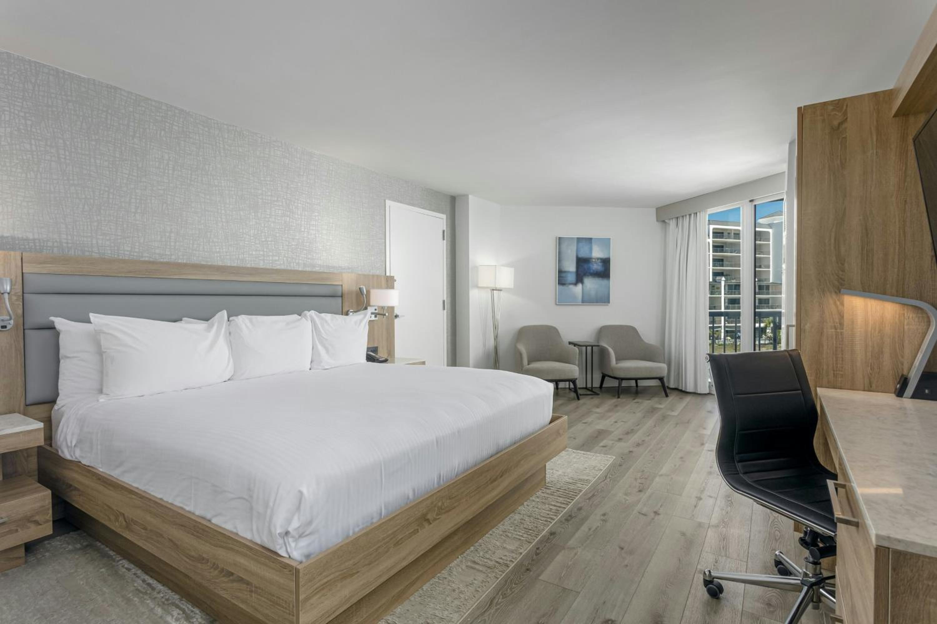 Standard King Room with Coastline View - Photo 1