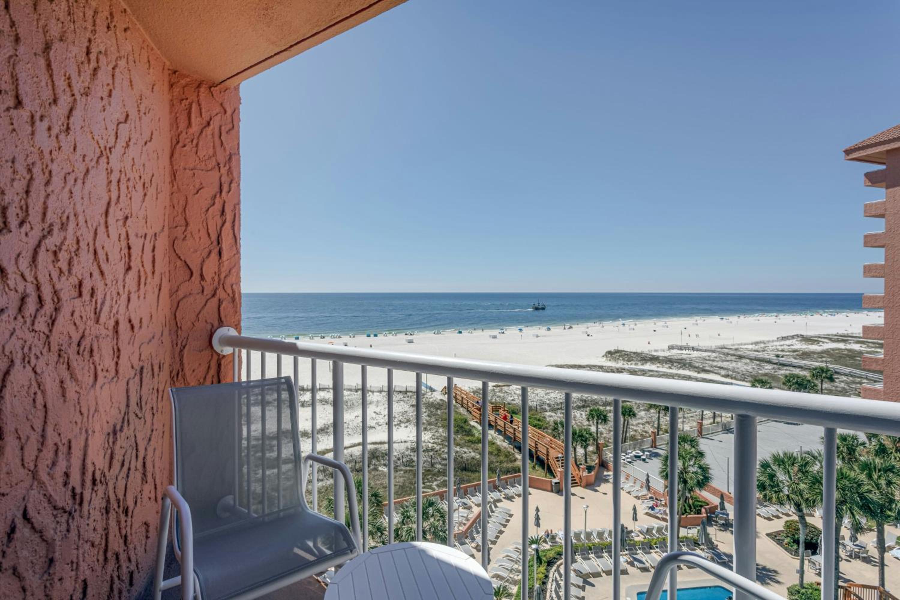 Standard Queen Room with Two Queen Beds and Partial Gulf View - Photo 5