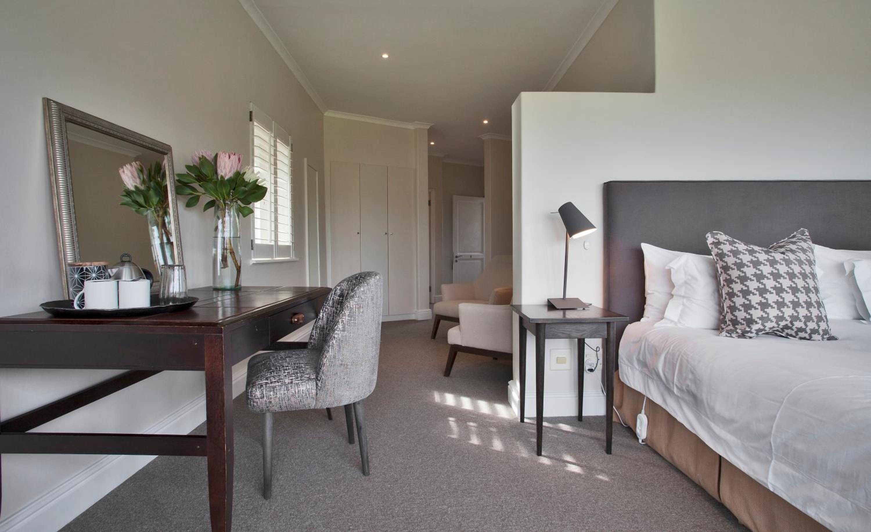 Suite with Mountain View