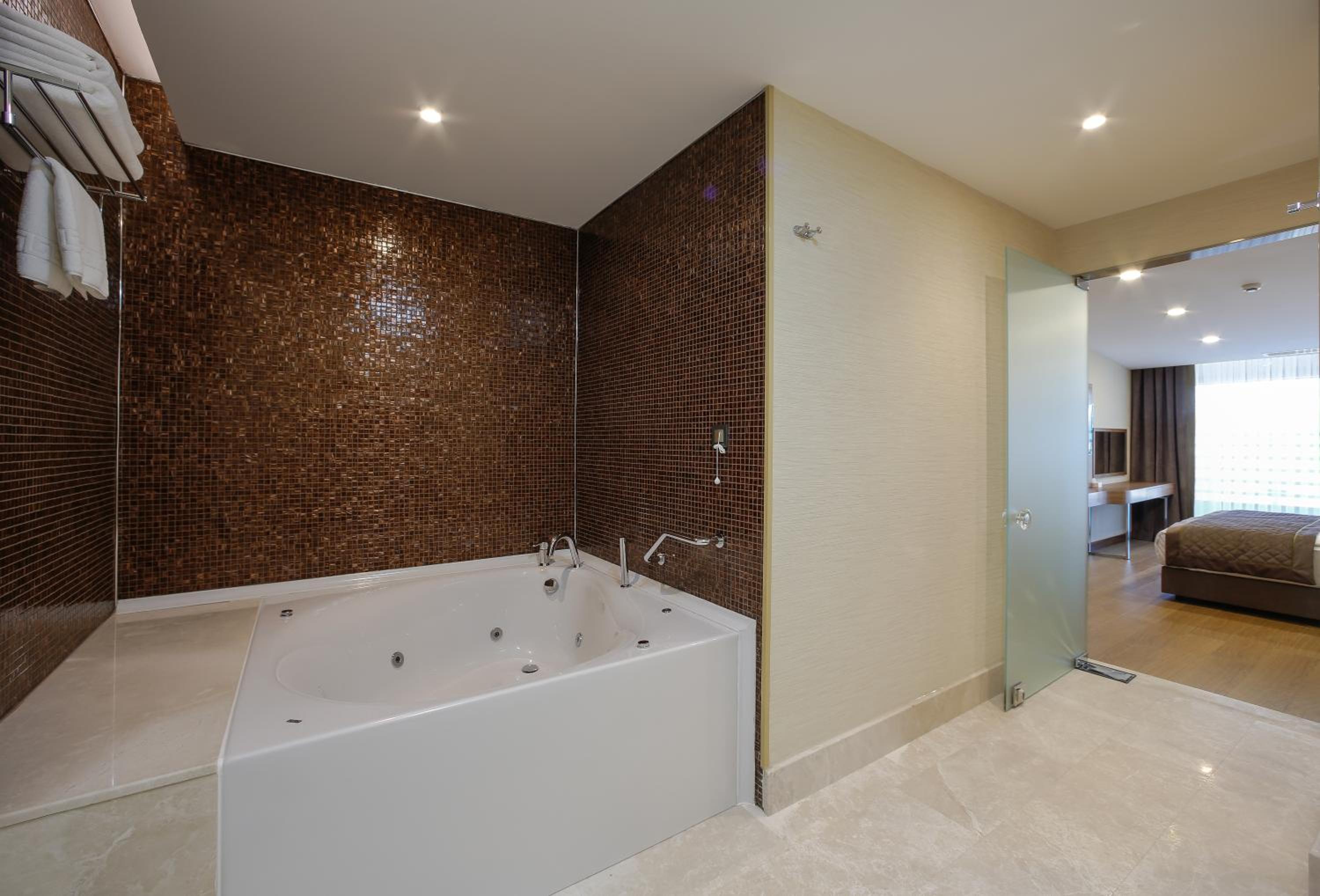 1 Double Bed Suite