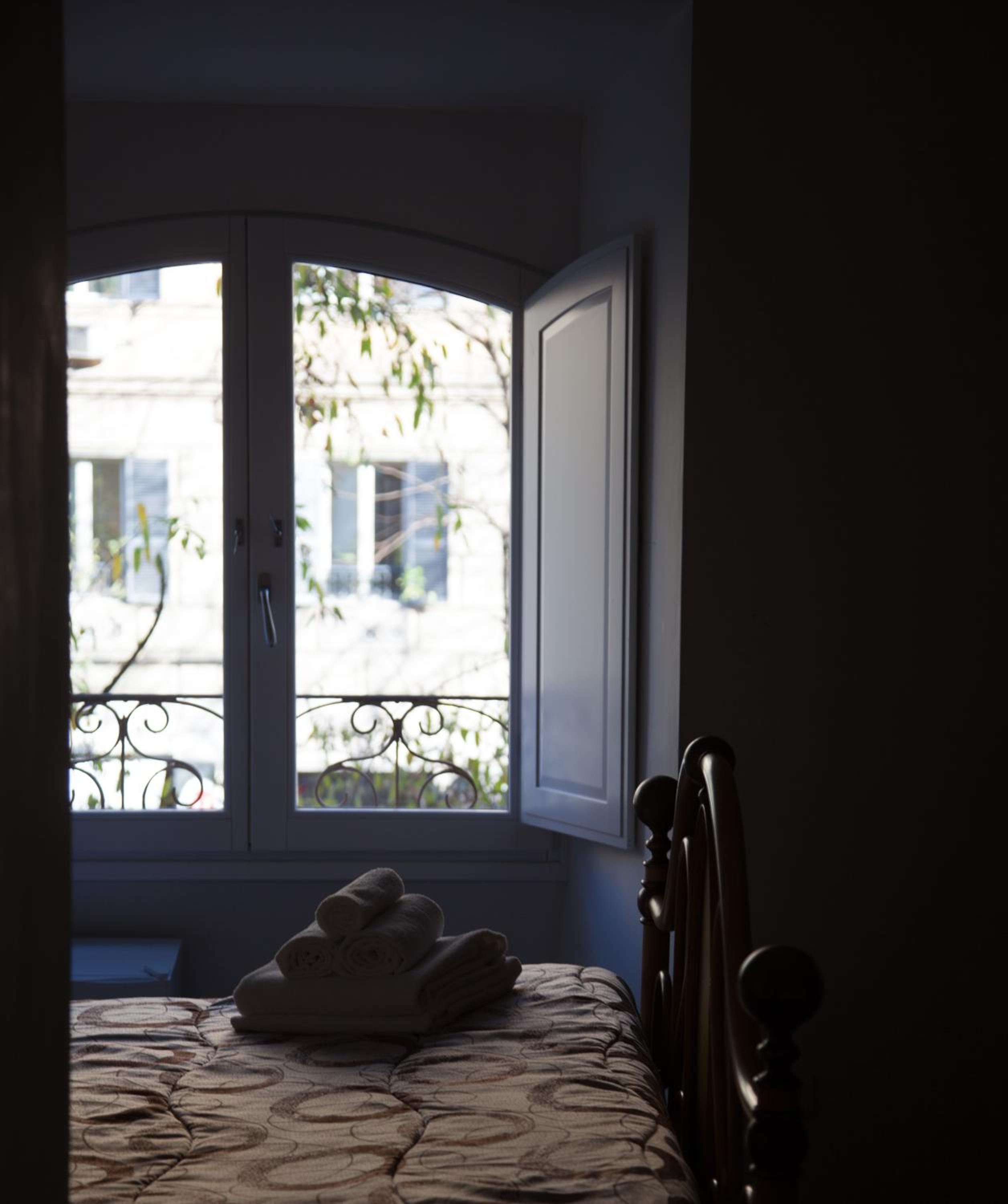 Economy Triple Room - Via Leone IV 38 photo 2