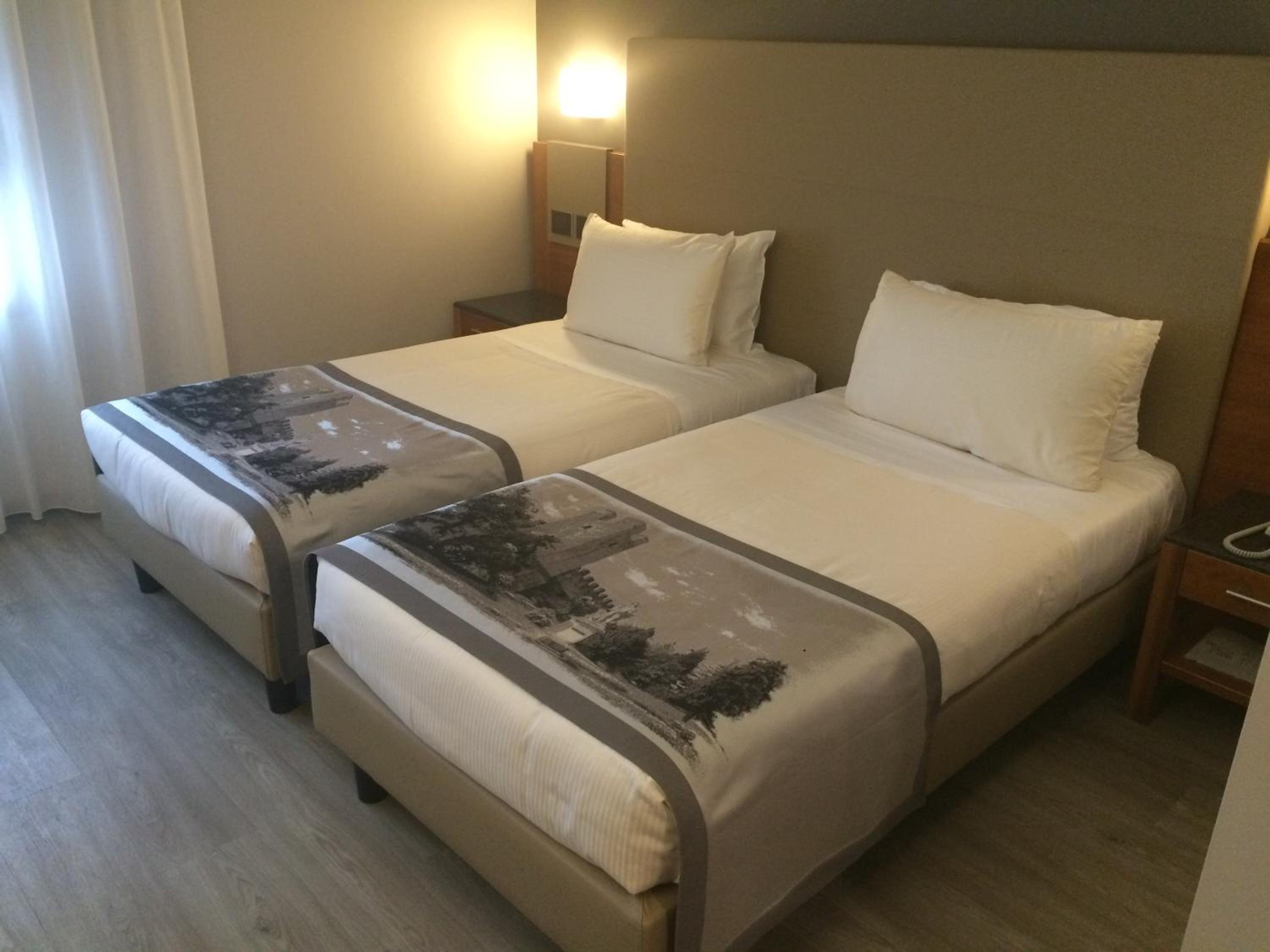 Twin Room - Photo 2