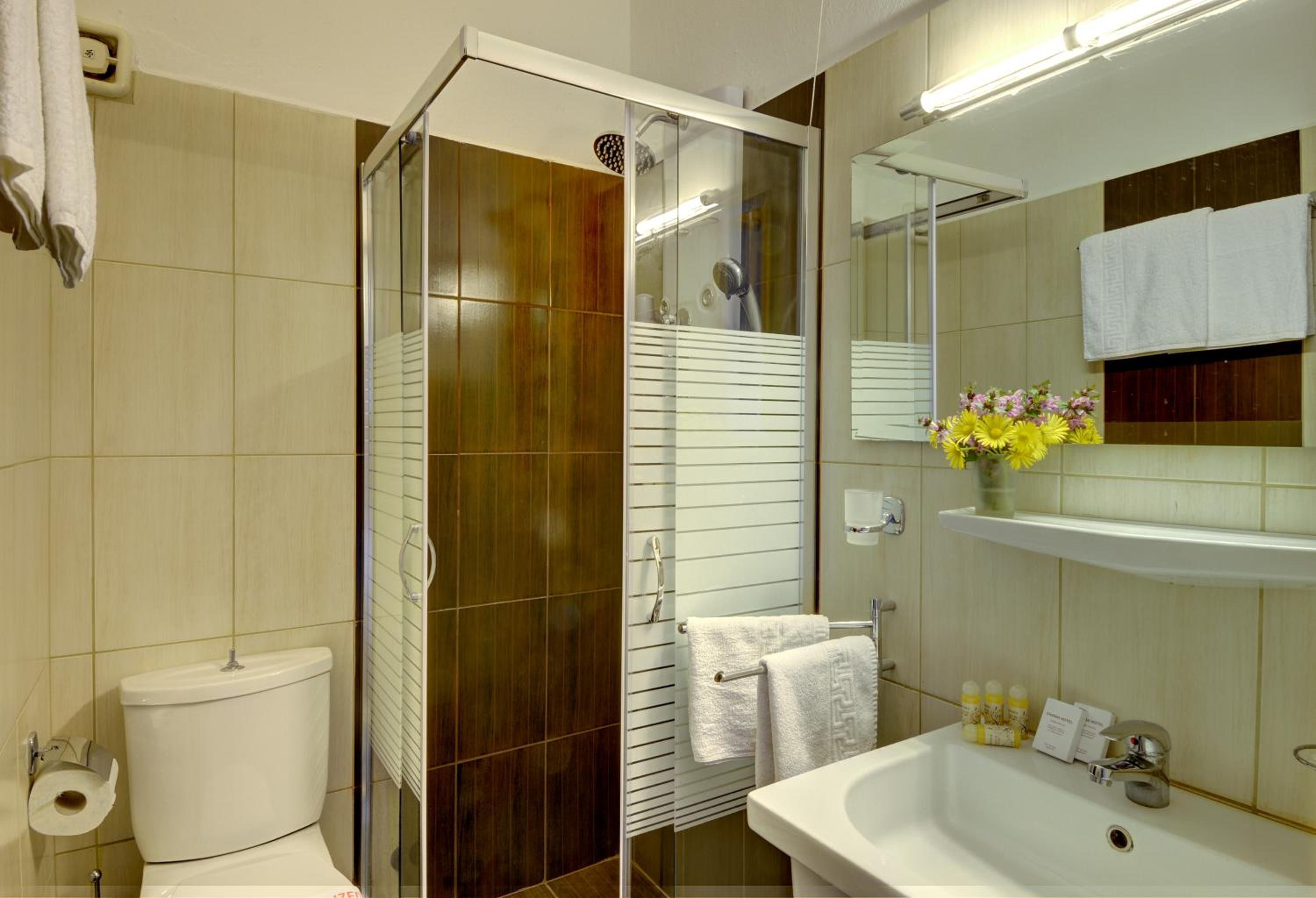 Double Room with Balcony and Sea View - Photo 4
