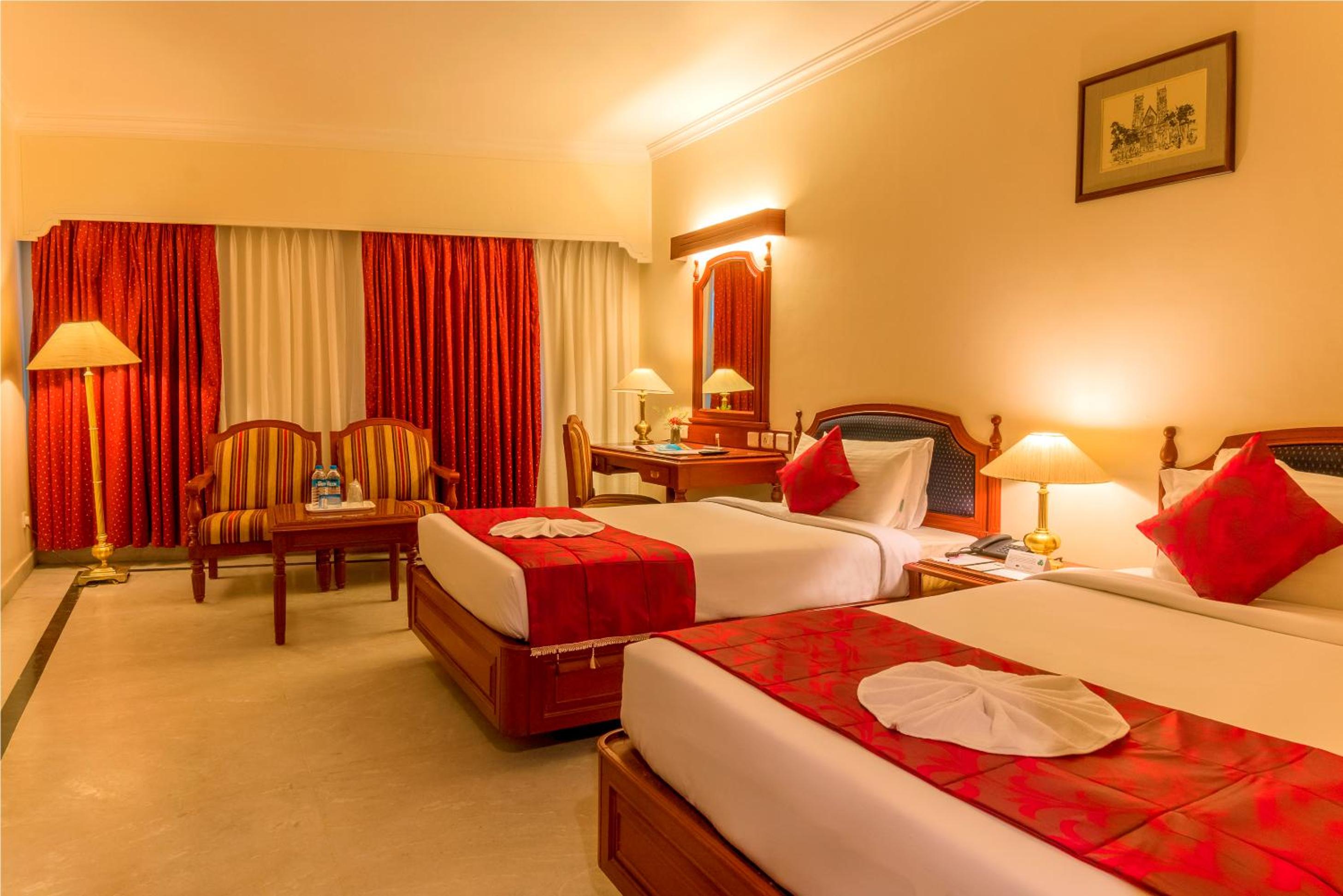 Premium Twin Room - Photo 9