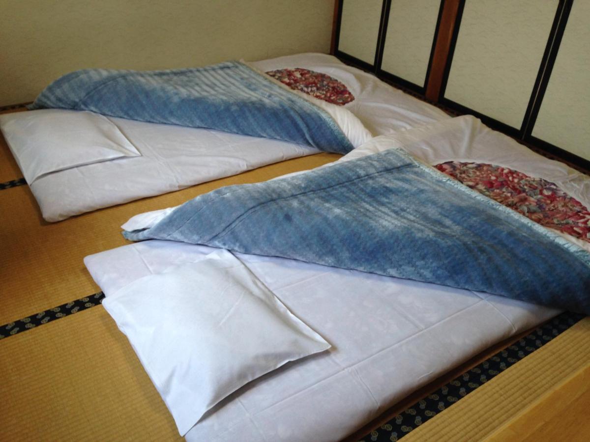 Japanese-Style Economy Room with Shared Bathroom photo 3