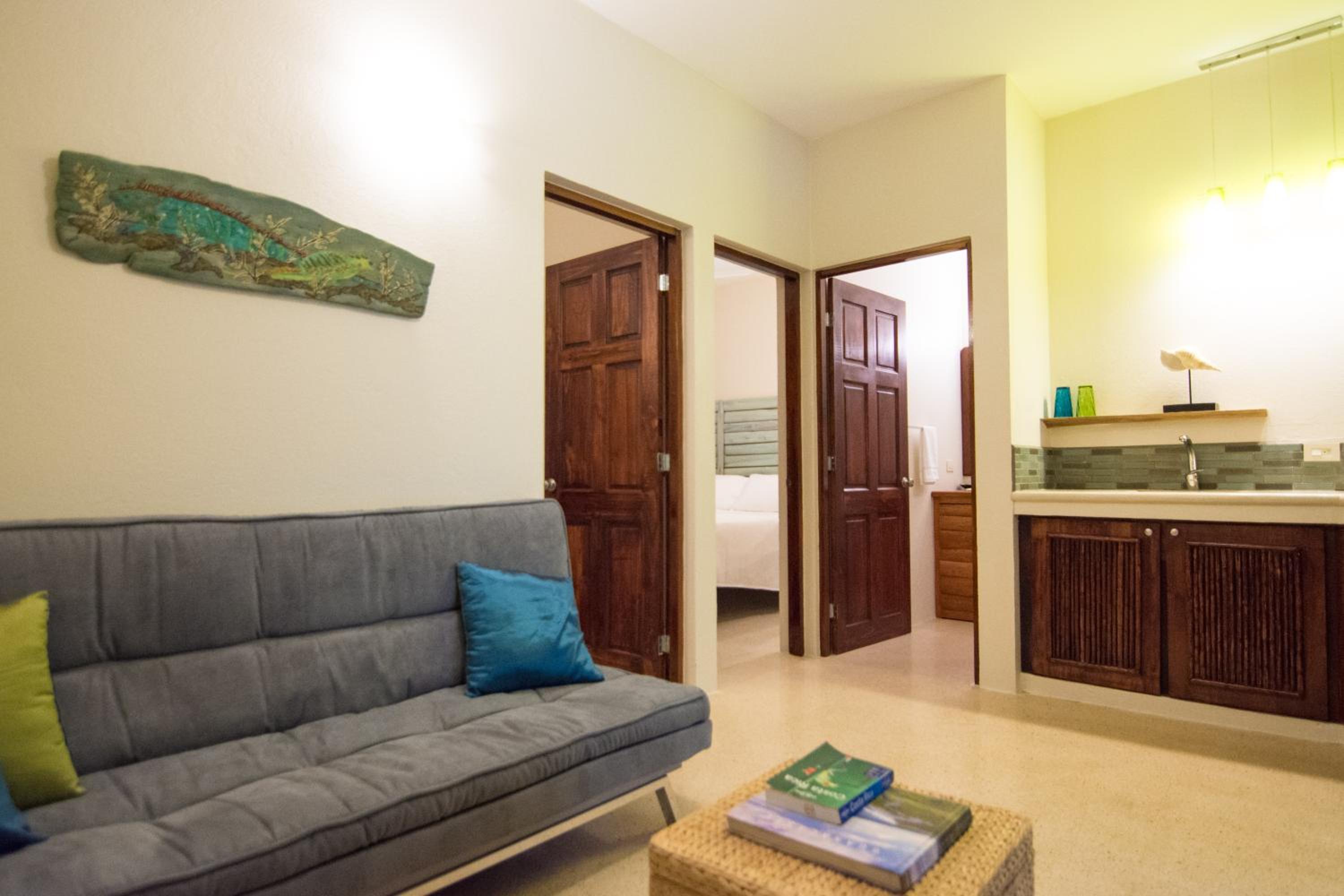 Apartamento de dos dormitorios junto a la piscina