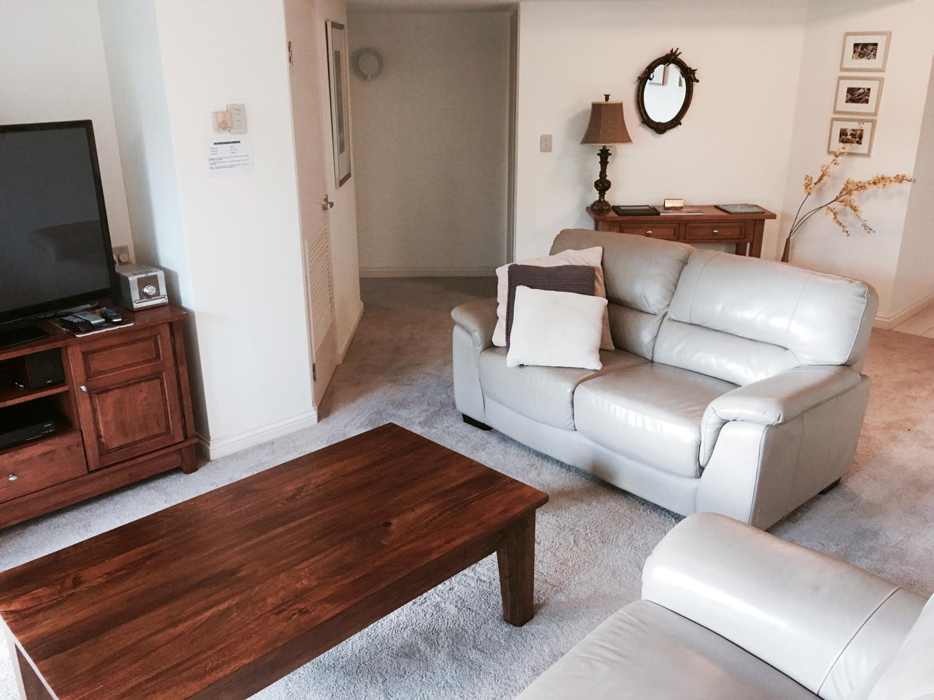 2 Bedroom Ground floor apartment with Garden view(Free WIFI) photo 2
