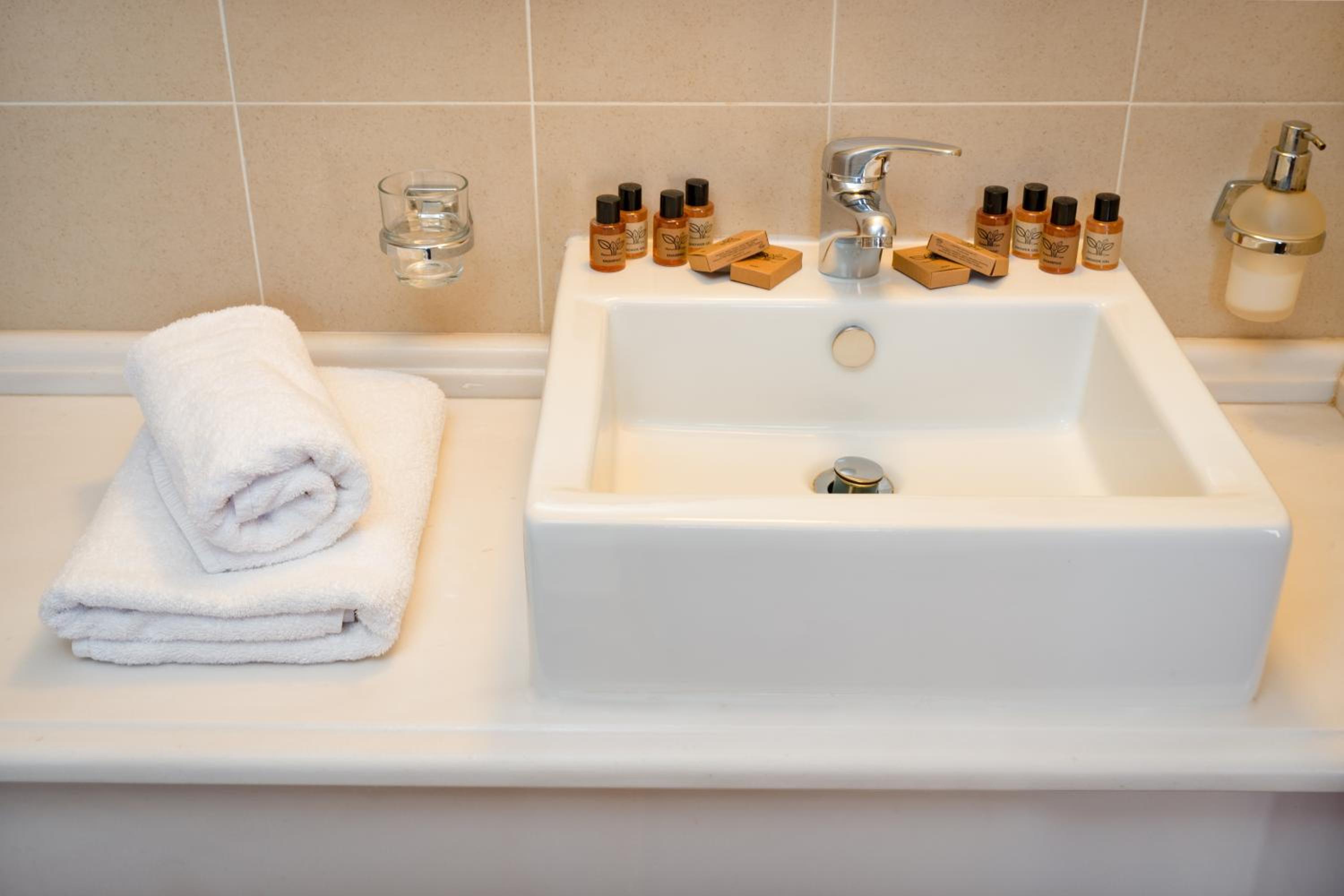 Triple Room with Bath photo 2