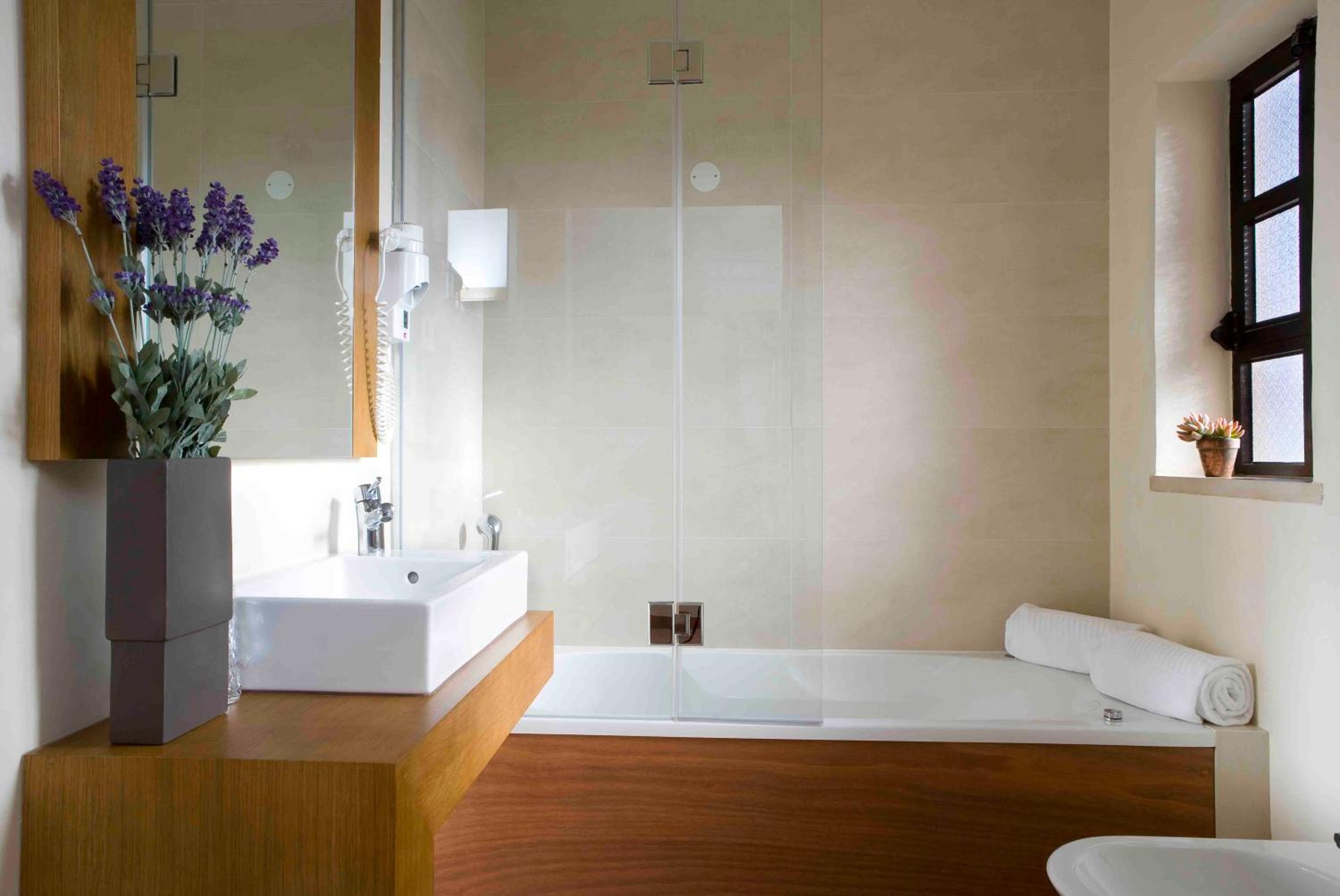 Suite - Photo 3