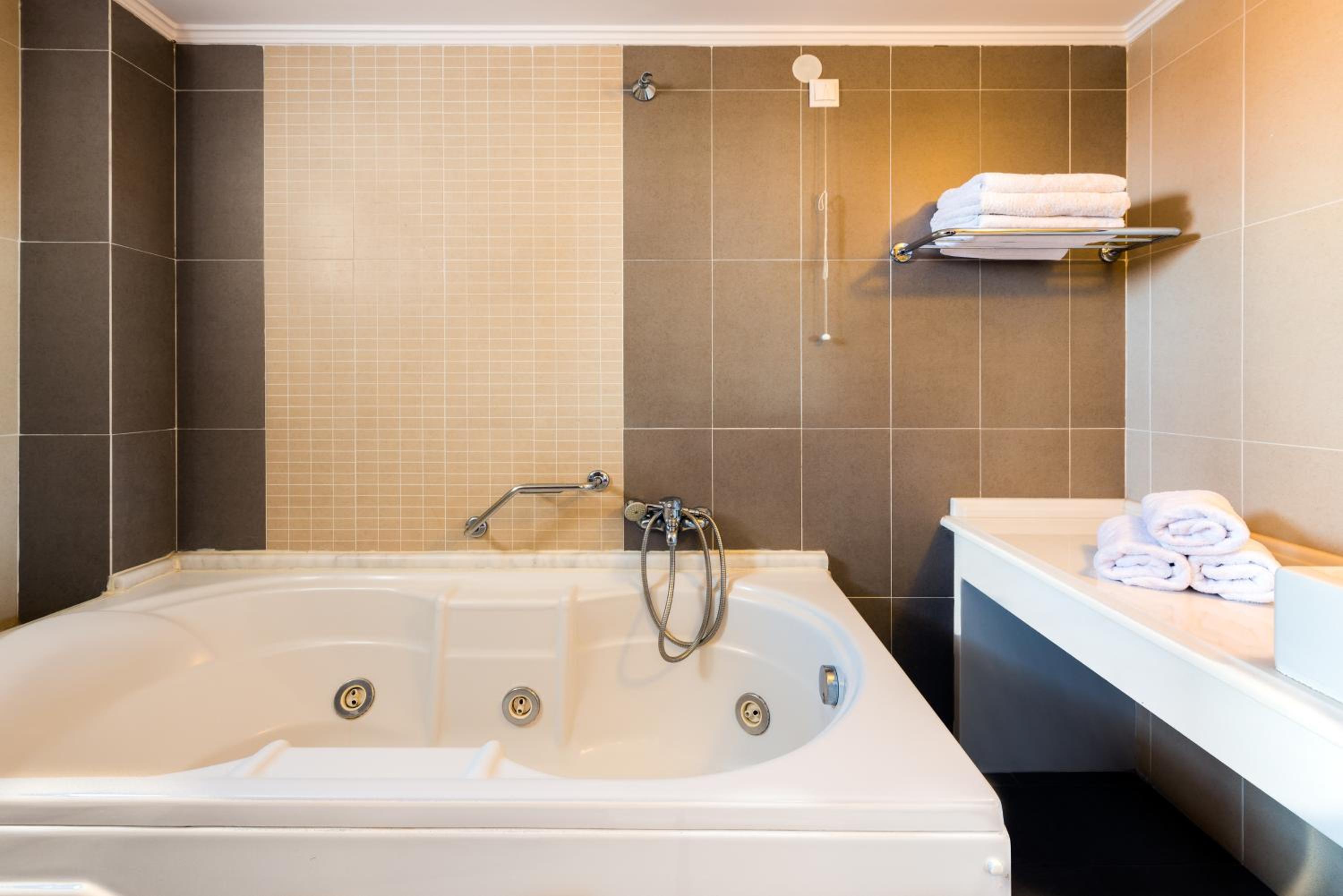 Triple Room with Bath photo 3