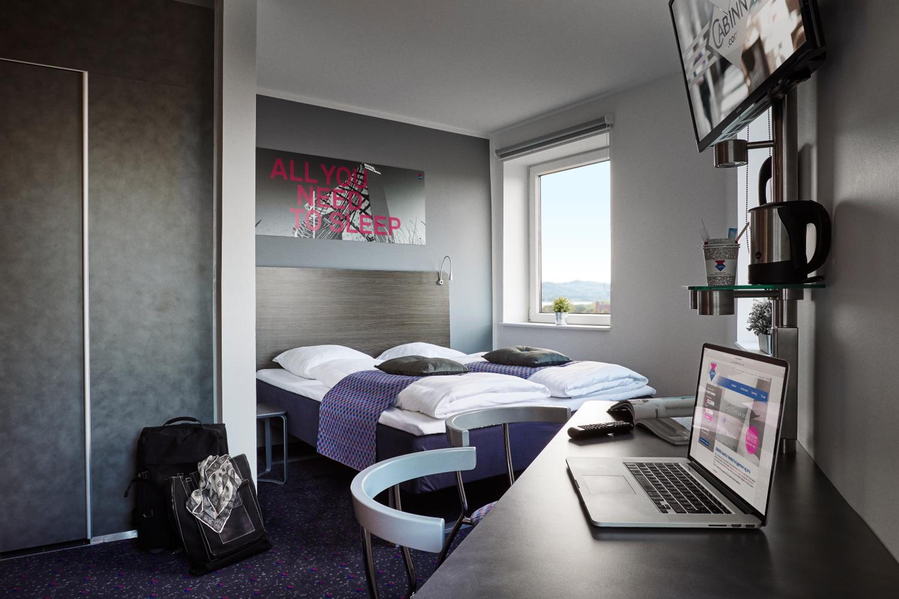 Commodore Room