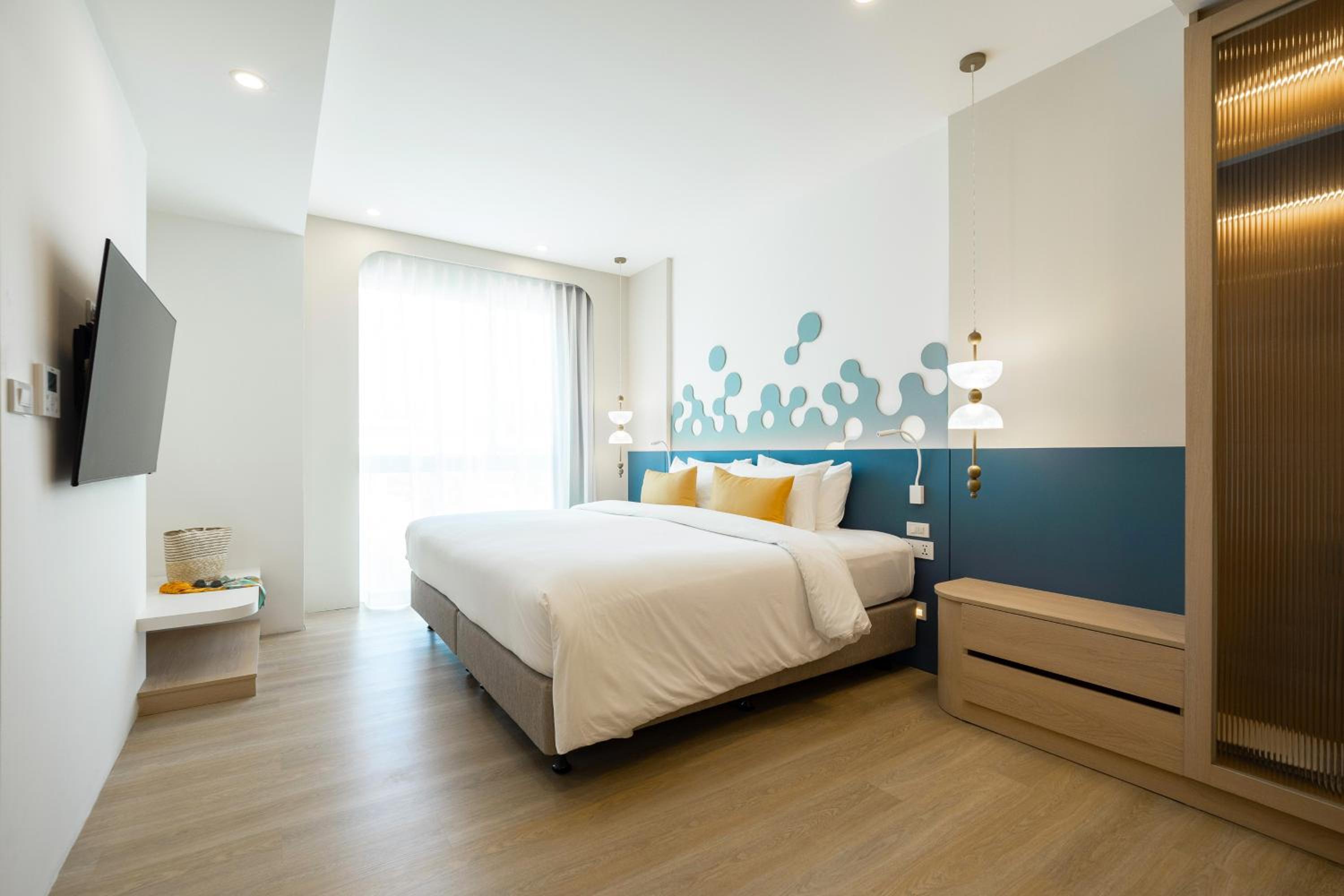 Two Bedroom Teen Suite - Photo 10