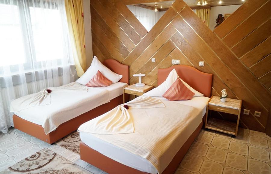 Double or Twin Room photo 2