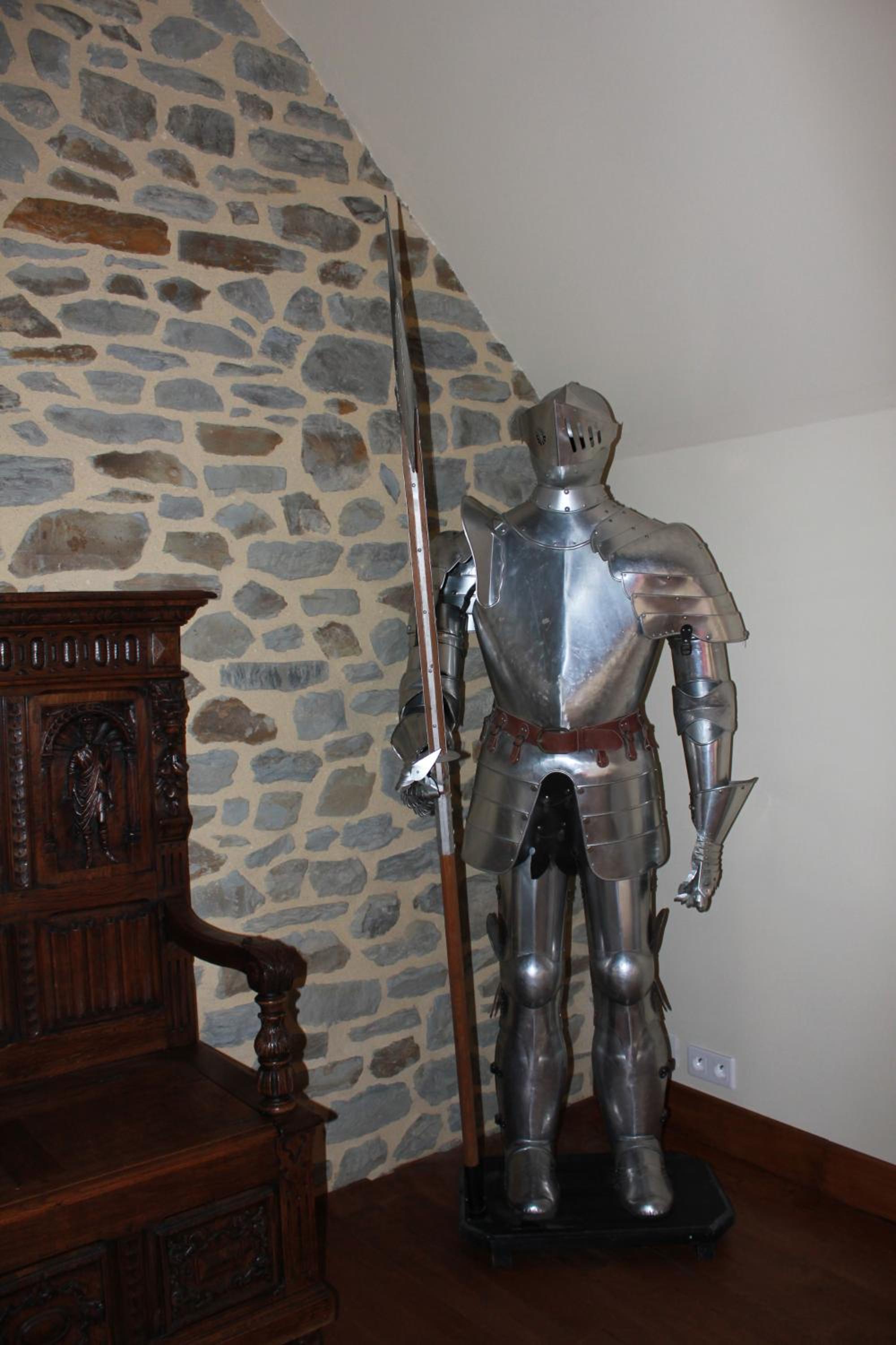 Deluxe King Room - Photo 5