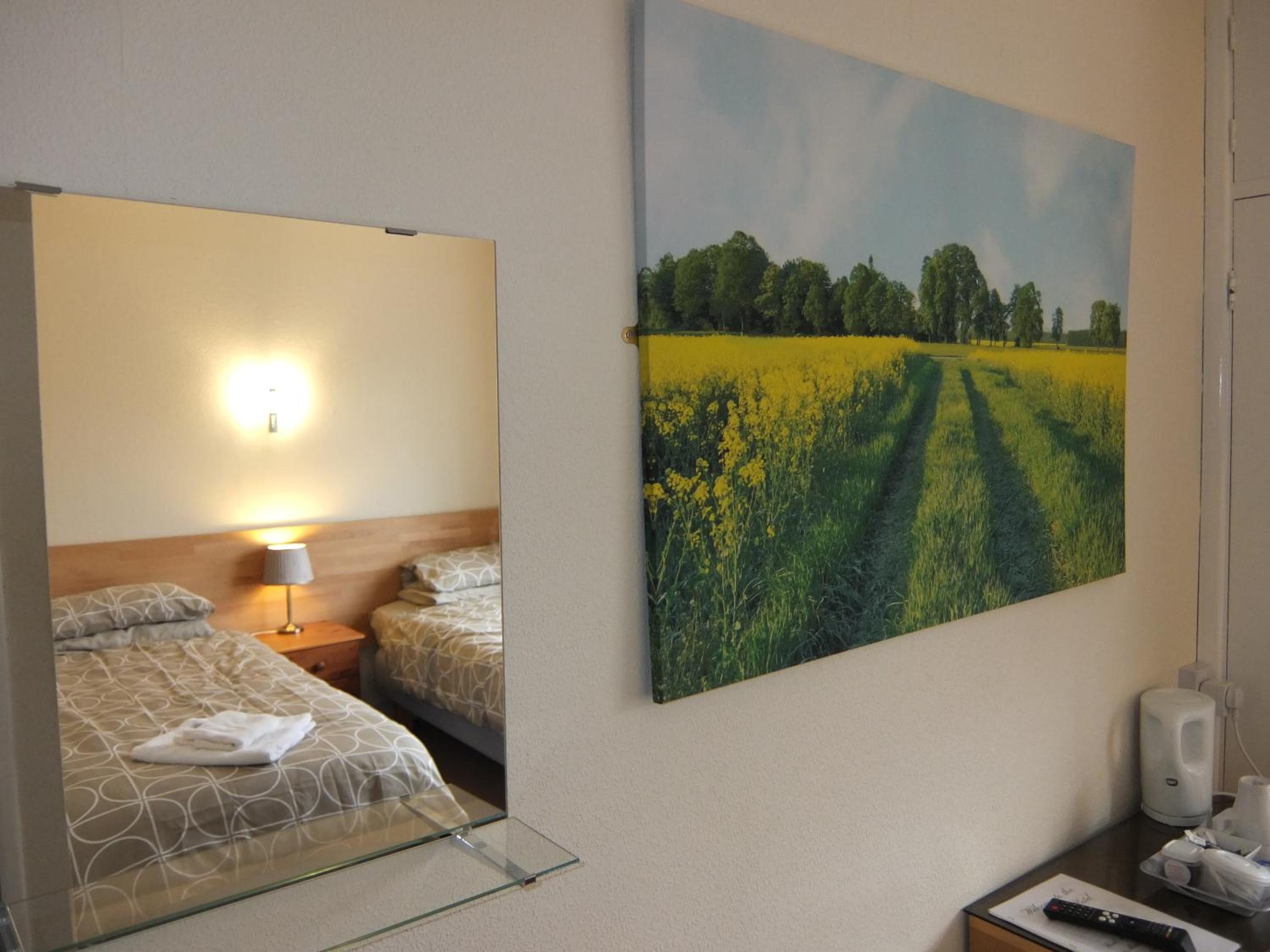 Standard Twin Room photo 3