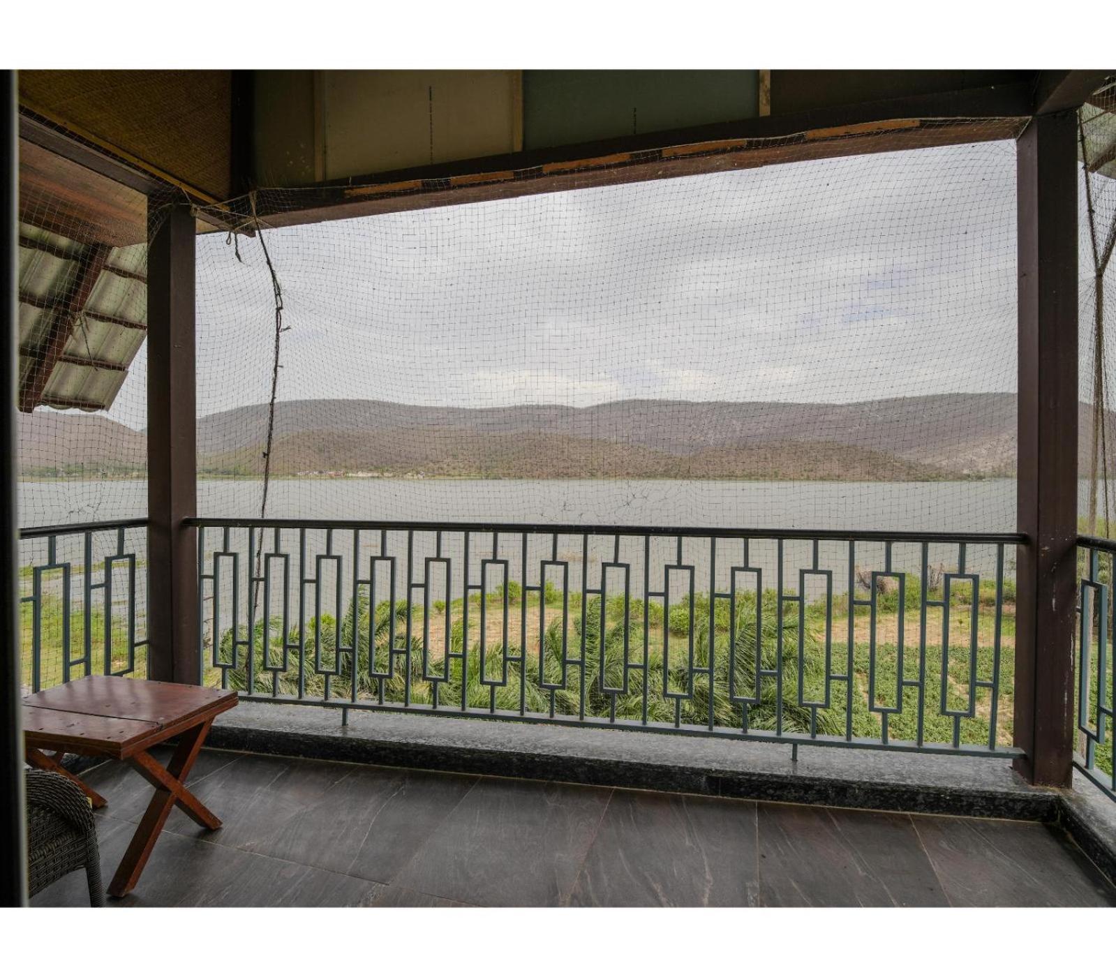 King Room with Lake View photo 1